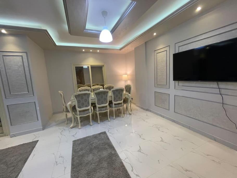 Large3BDR Apartment lovely place