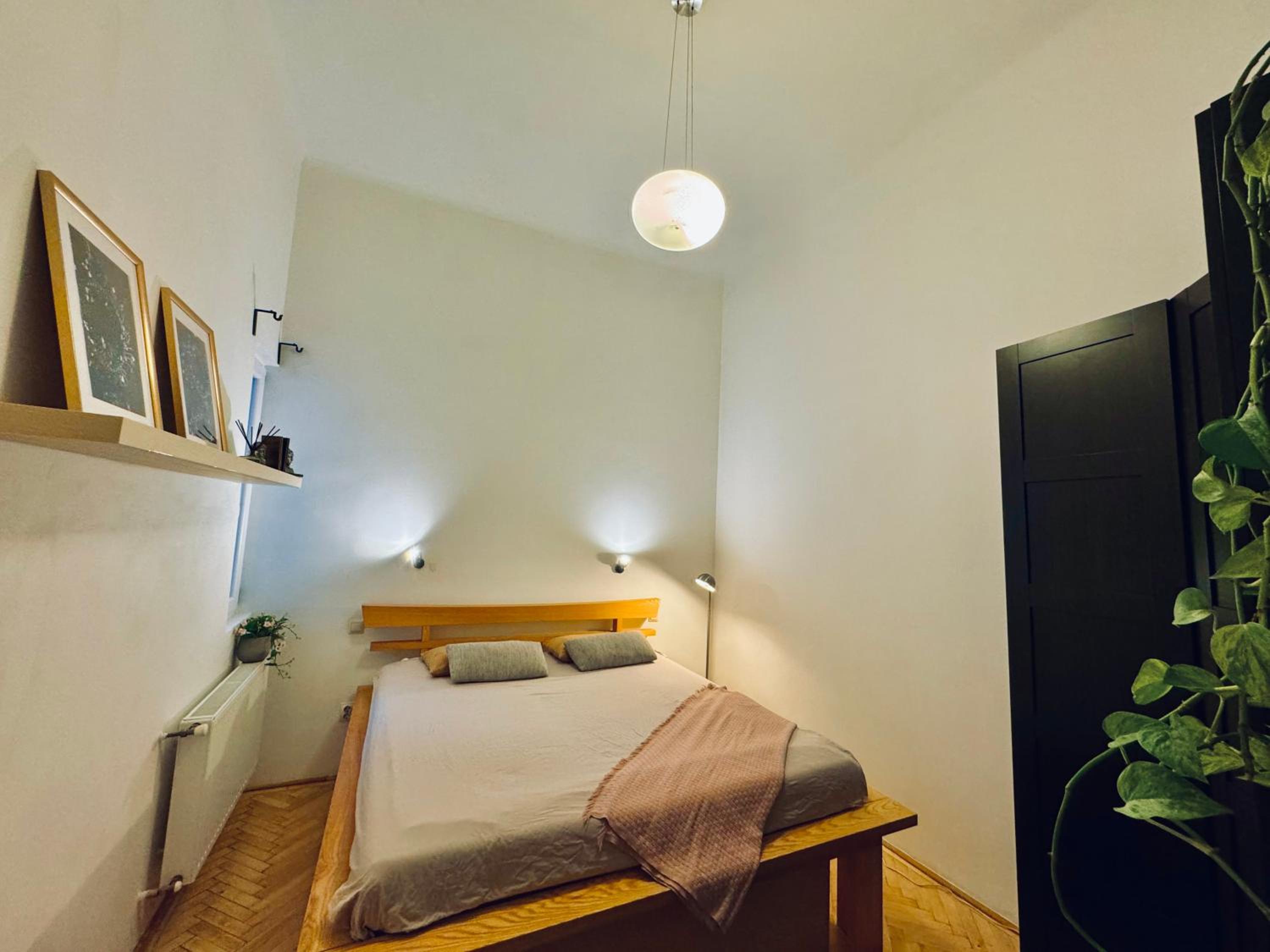 Moon Residence