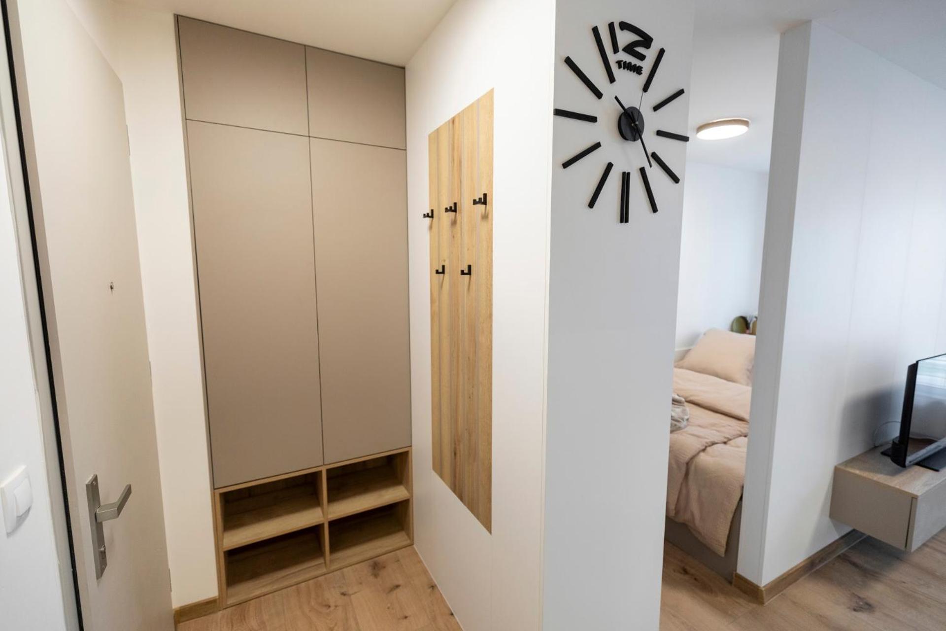 ALURE RESIDENCES 5 & 24h self check-in, private parking in front of the apartment building included, new building, the apartment building has its own park  view 2