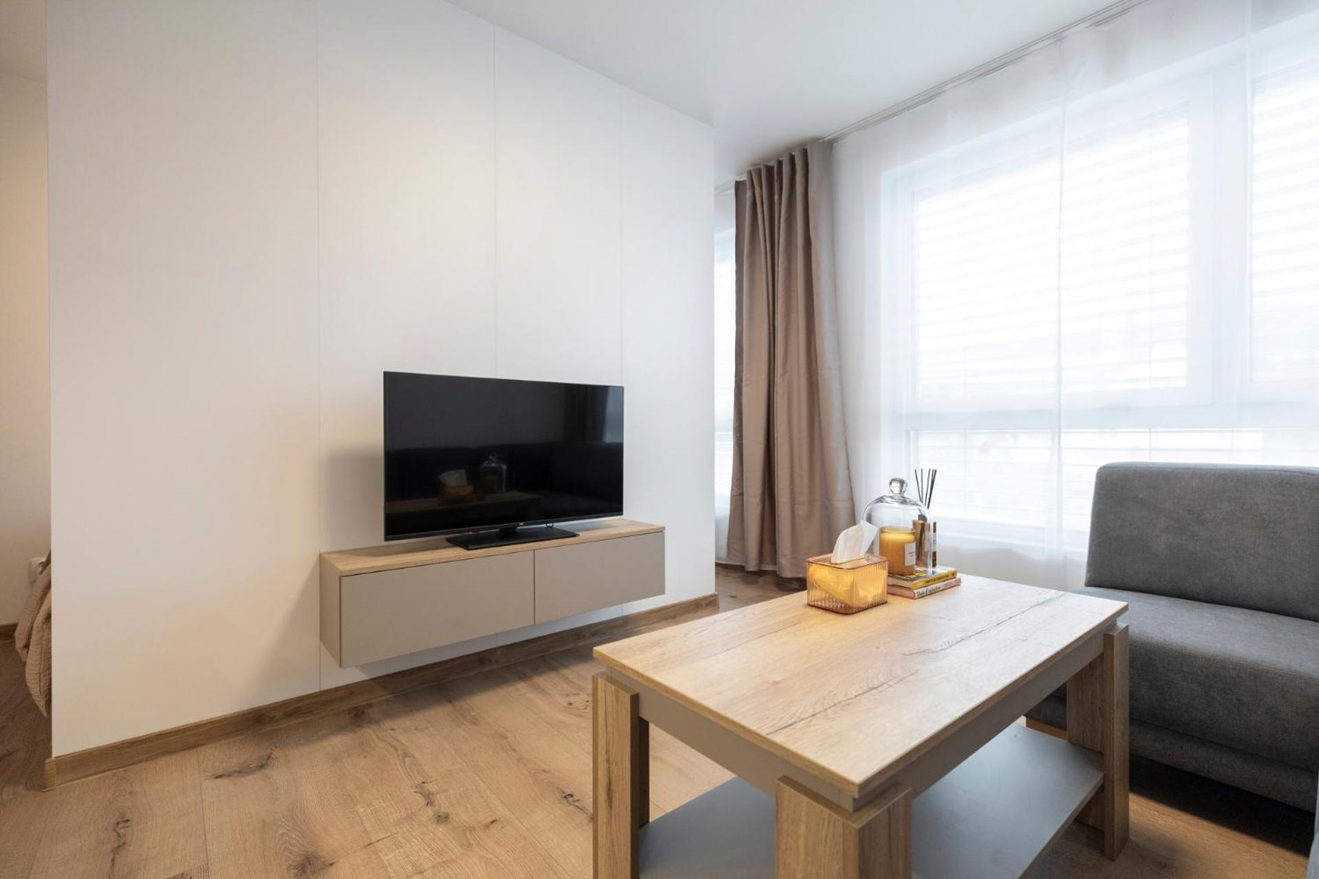 ALURE RESIDENCES 5 & 24h self check-in, private parking in front of the apartment building included, new building, the apartment building has its own park  view 4
