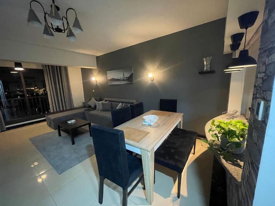 2 floors apt with pool in Porto