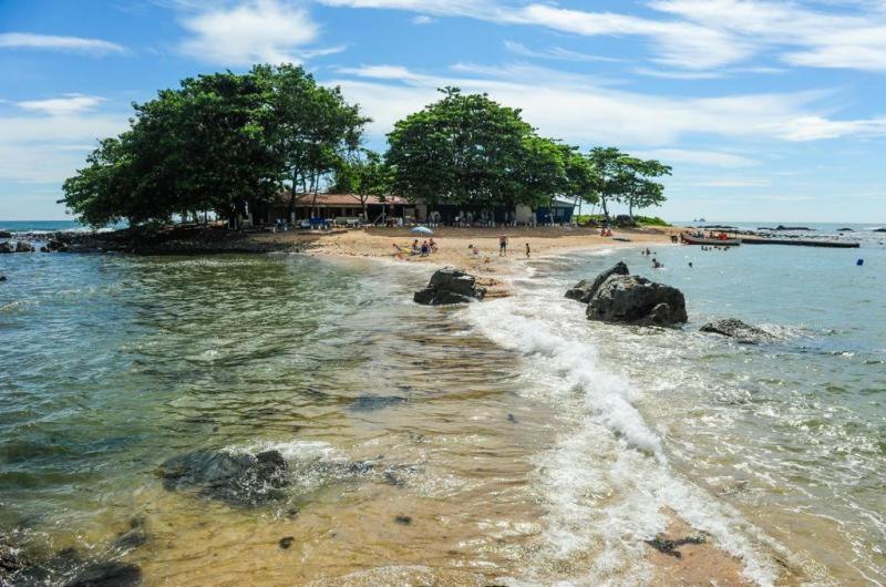Apto em Barra Velha 340m da PRAIA com SACADA com CHURRASQUEIRA, AR CONDICIONADO WI-FI, PISCINA, PORTARIA 24h, ACADEMIA MINI MERCADO e vaga de GARAGEM