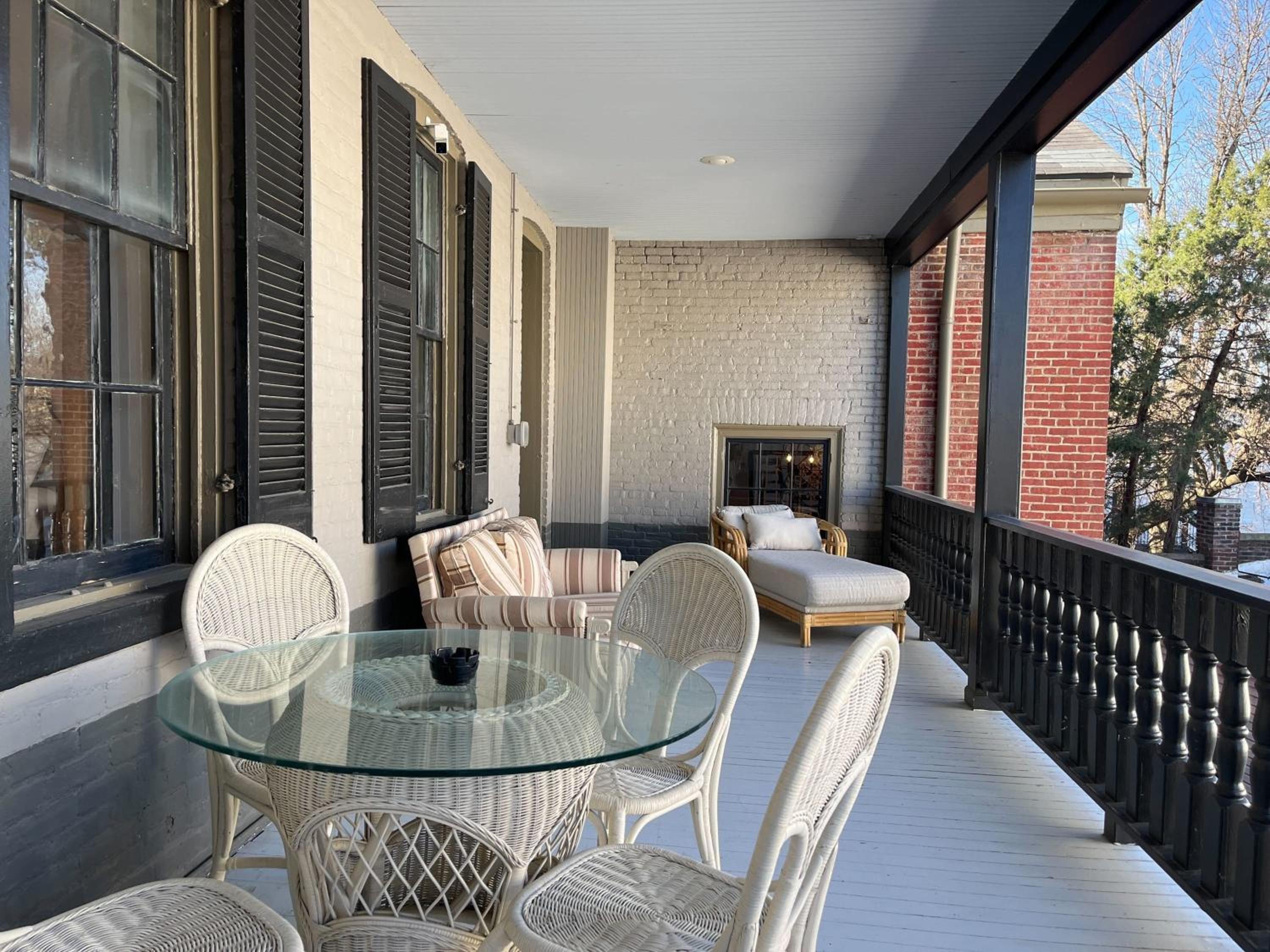Yoko's Serene Suite in Frankfort