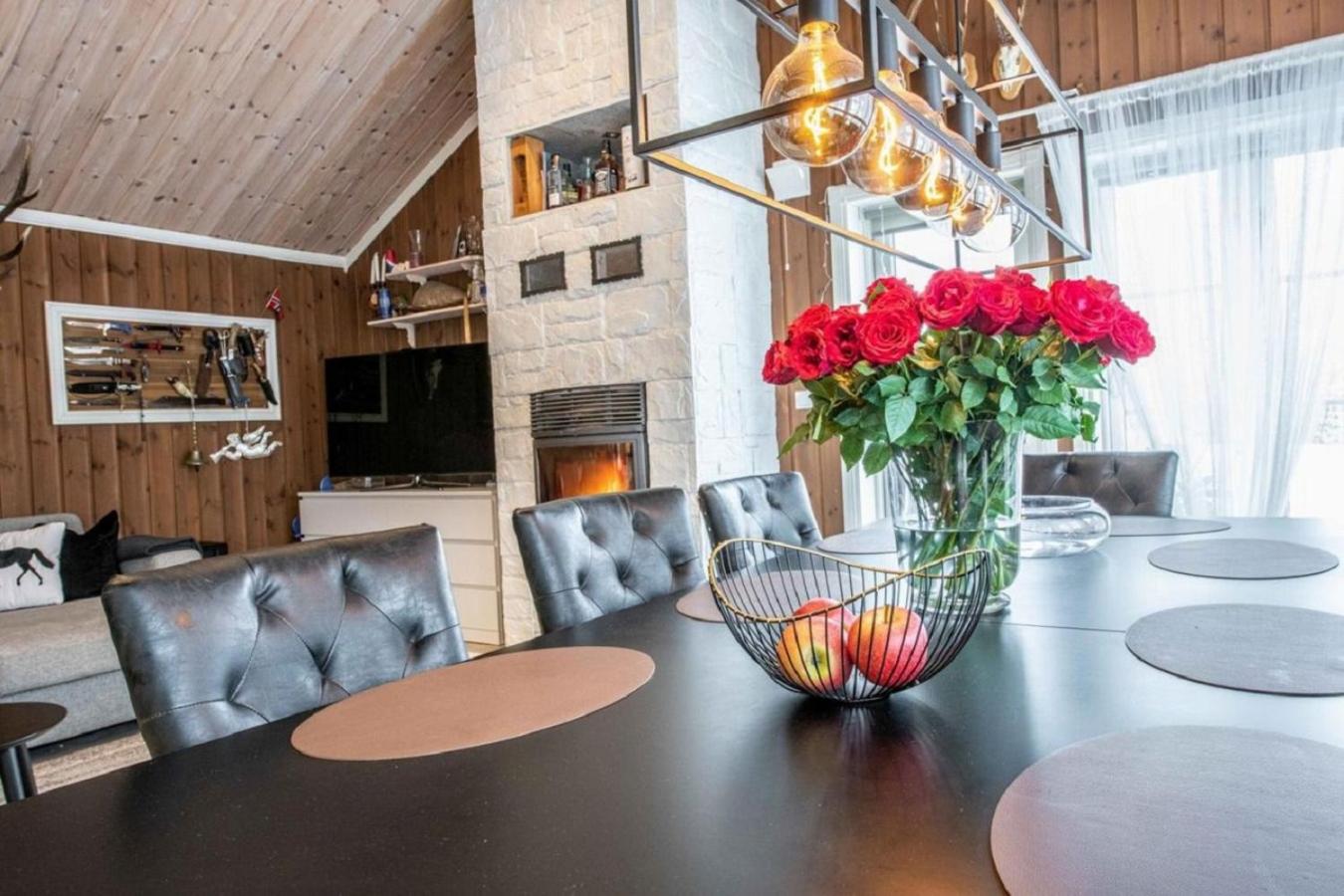 A wonderful estate of two houses for all seasons! view 4
