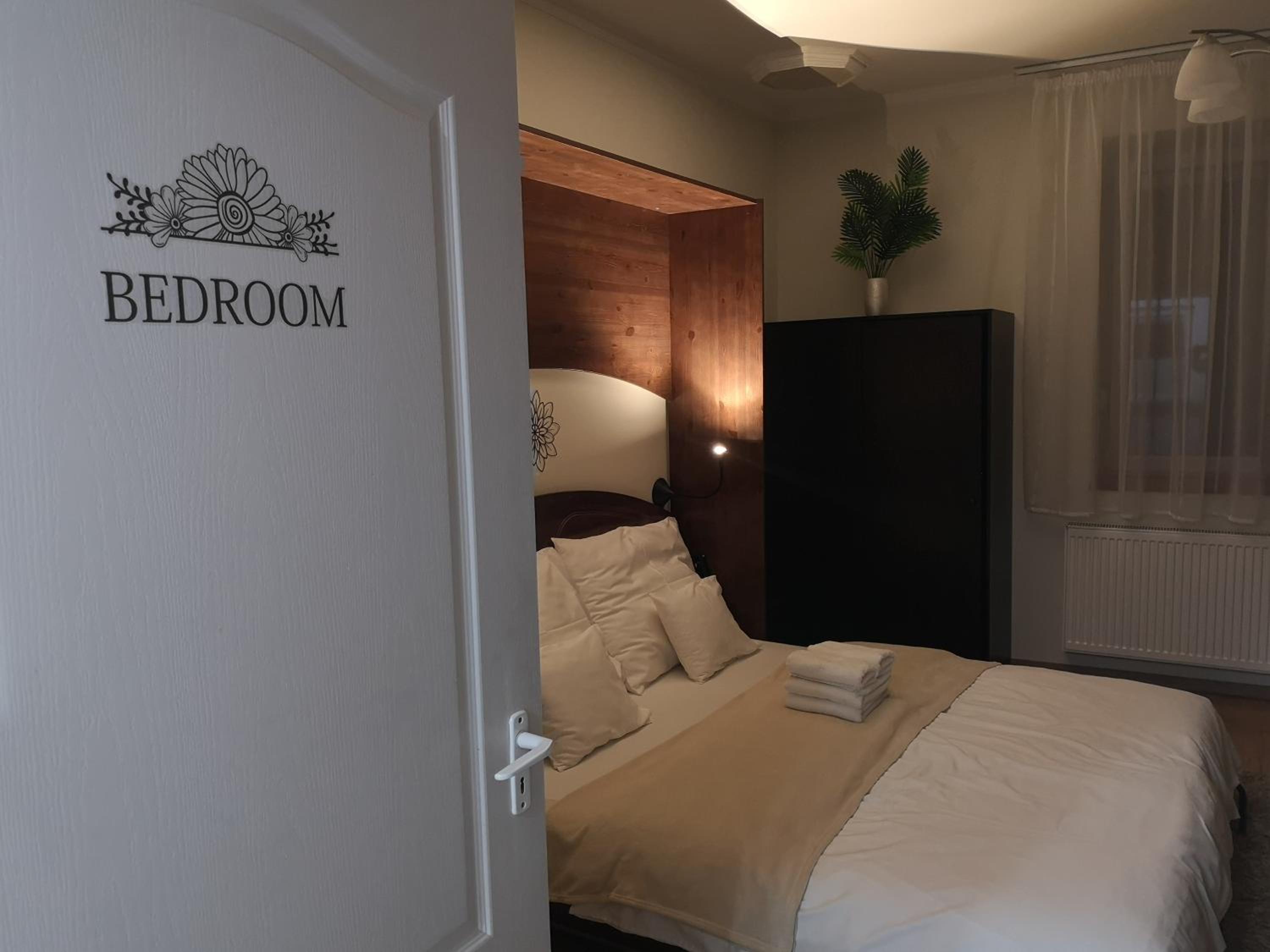 Levendula Apartman view 4