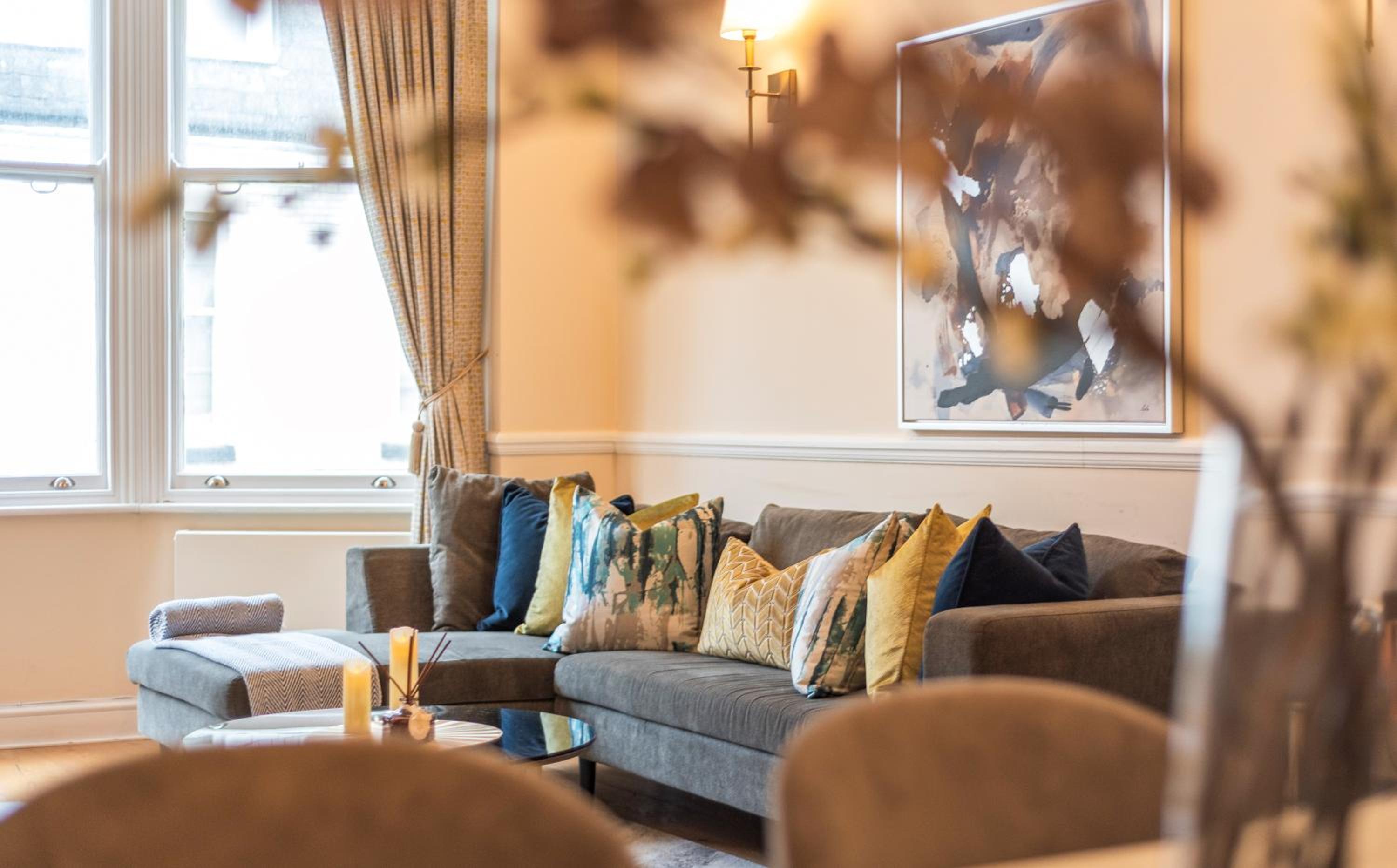 Spectacular 3 Bed in Berkeley Sq Mayfair