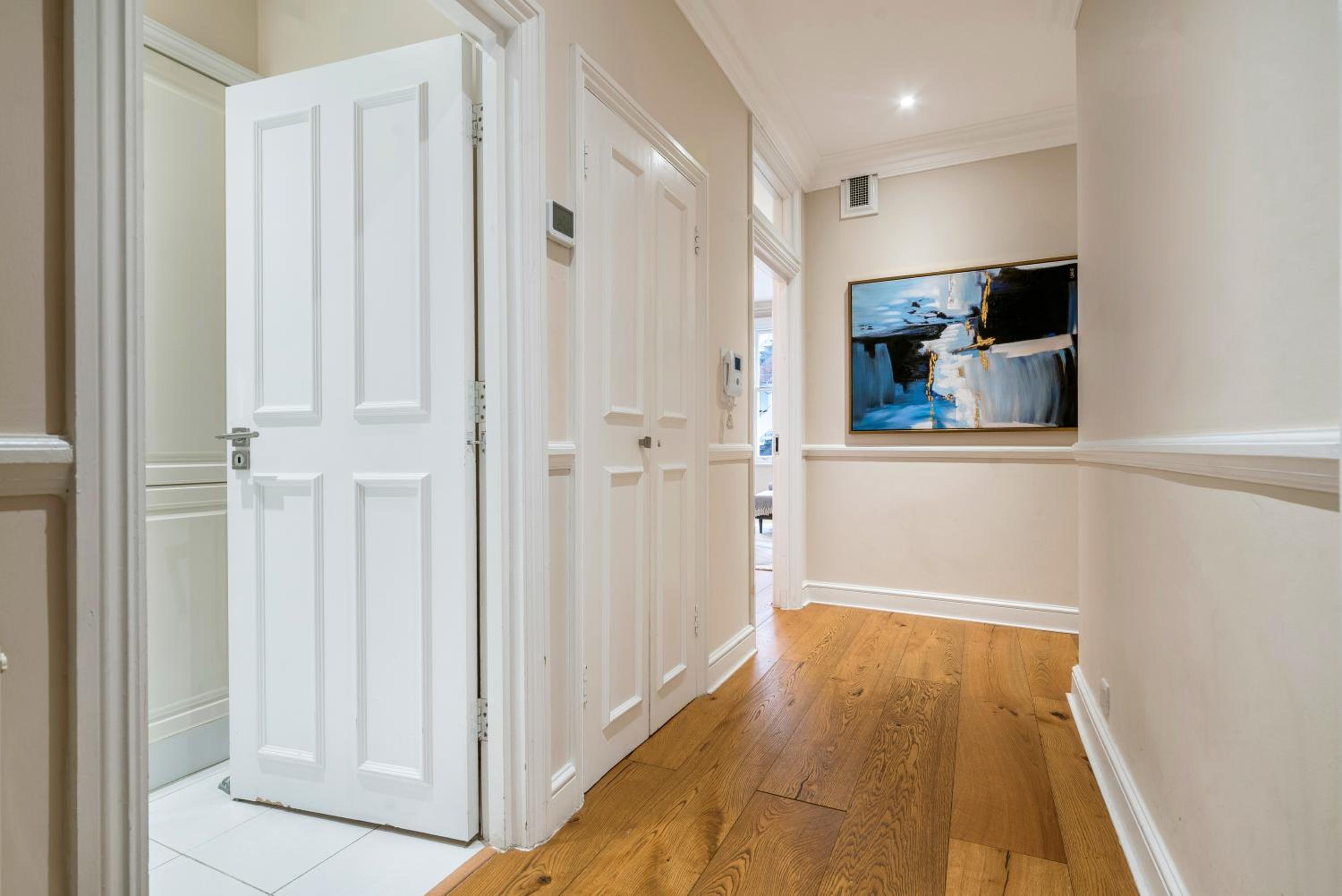 Spectacular 3 Bed in Berkeley Sq Mayfair