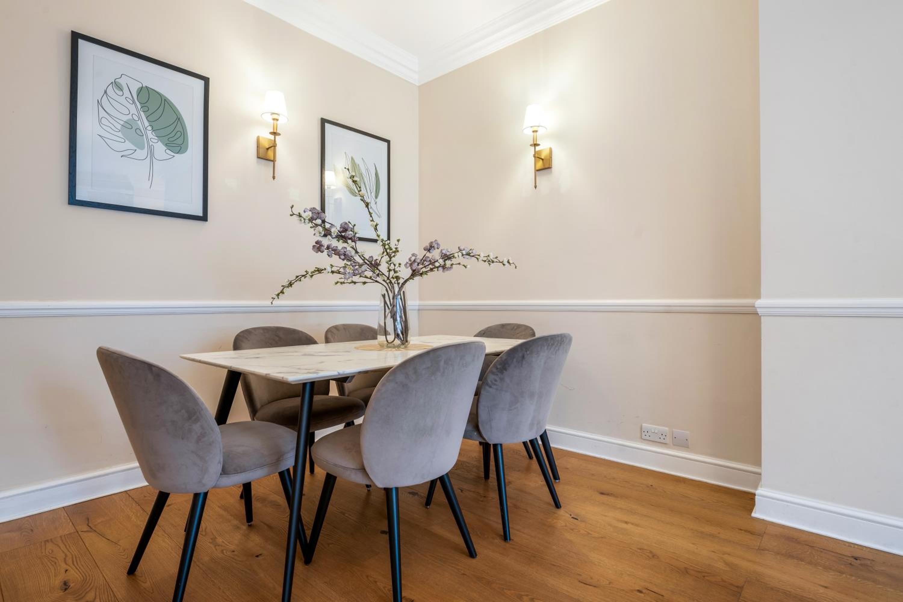 Spectacular 3 Bed in Berkeley Sq Mayfair