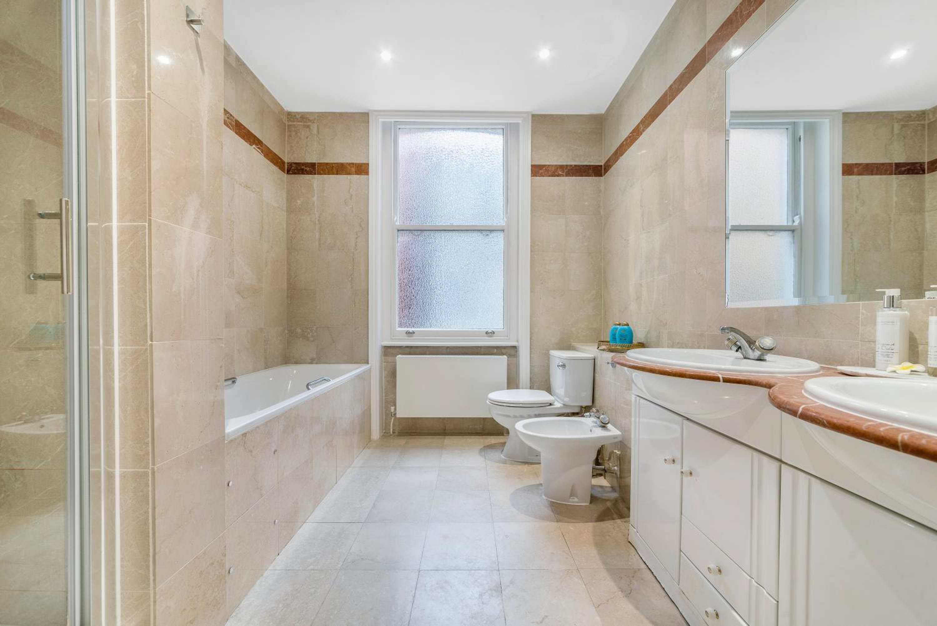 Spectacular 3 Bed in Berkeley Sq Mayfair