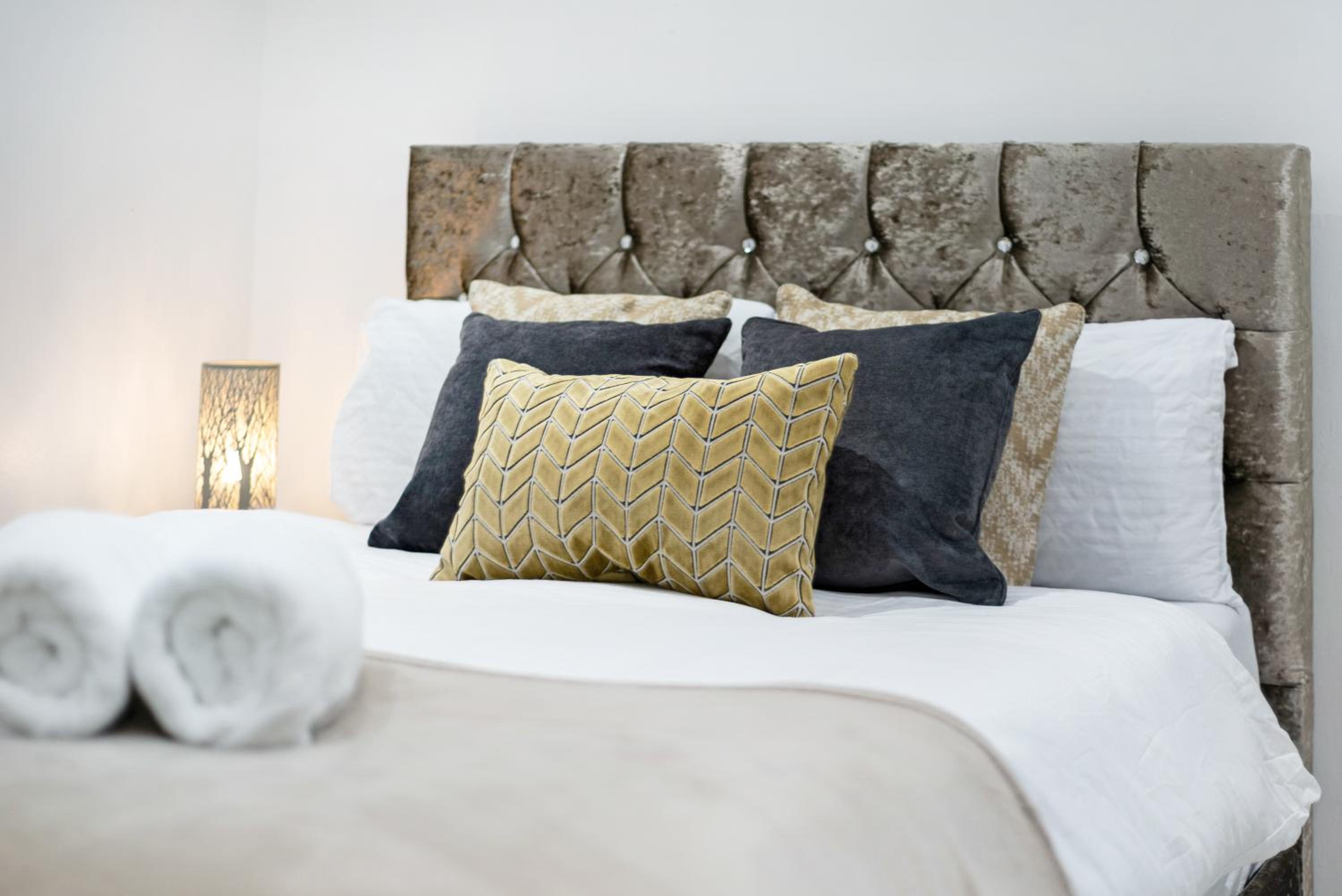 2Bd Flat Opp Harrods - Sleeps 5