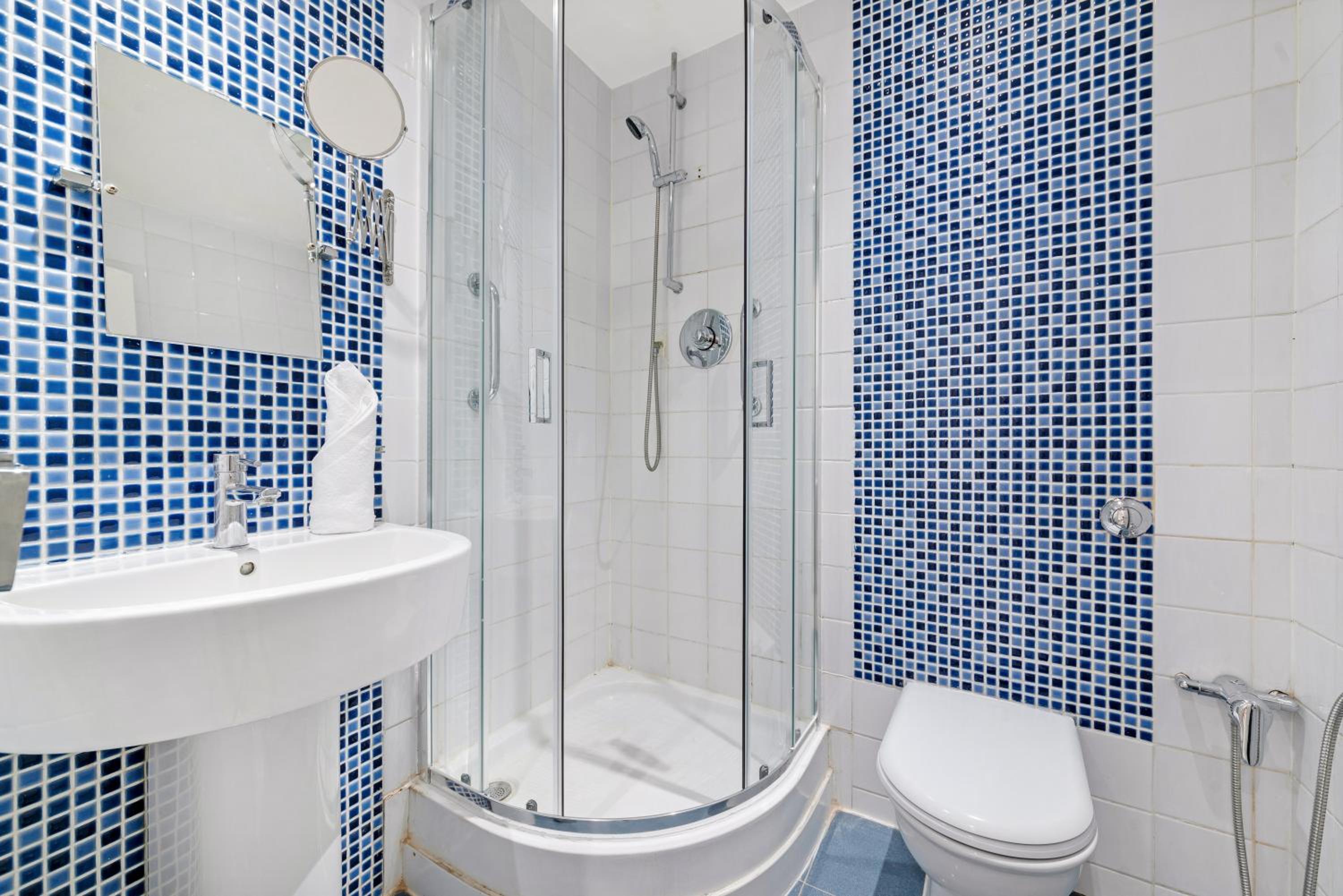 2Bd Flat Opp Harrods - Sleeps 5