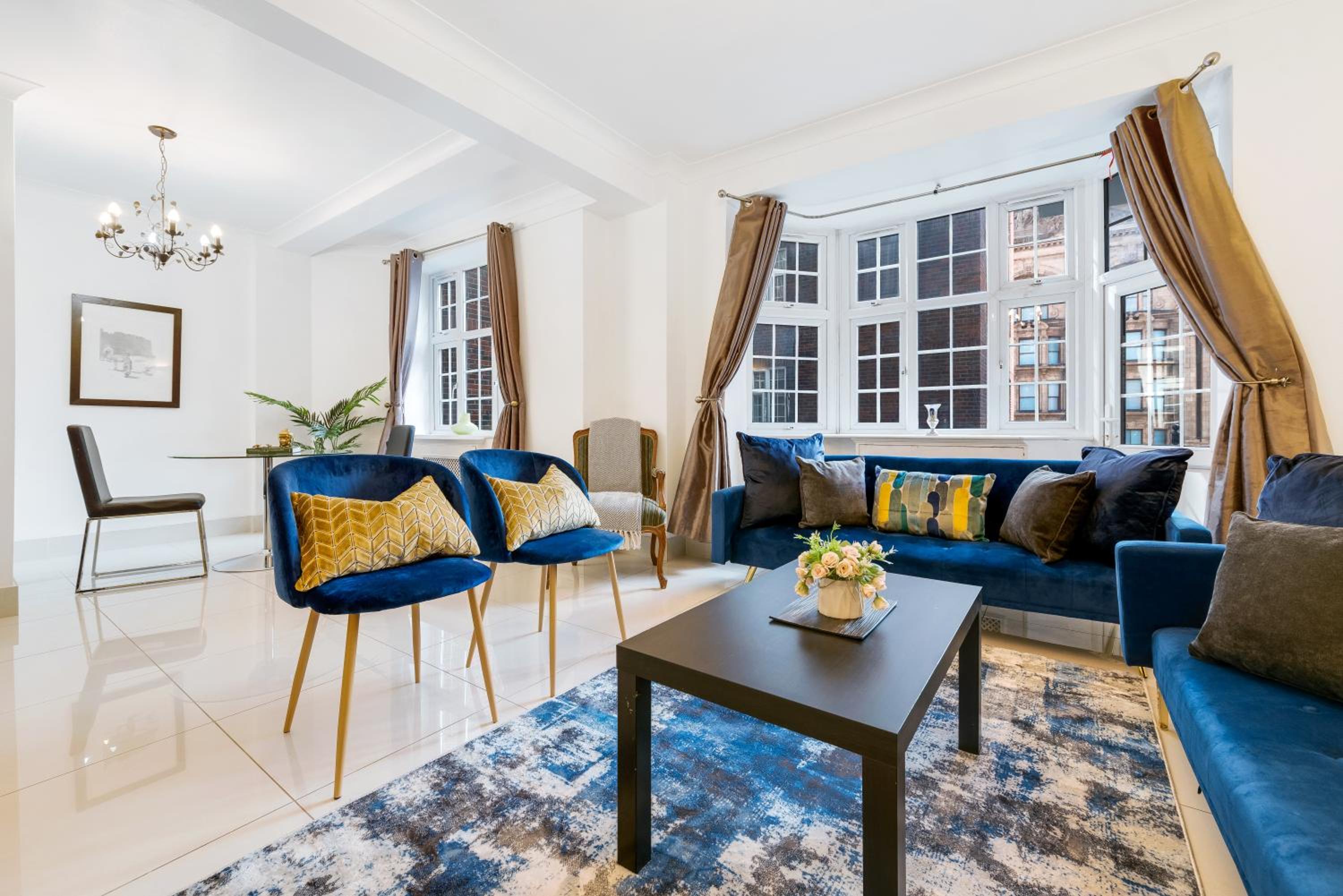 2Bd Flat Opp Harrods - Sleeps 5