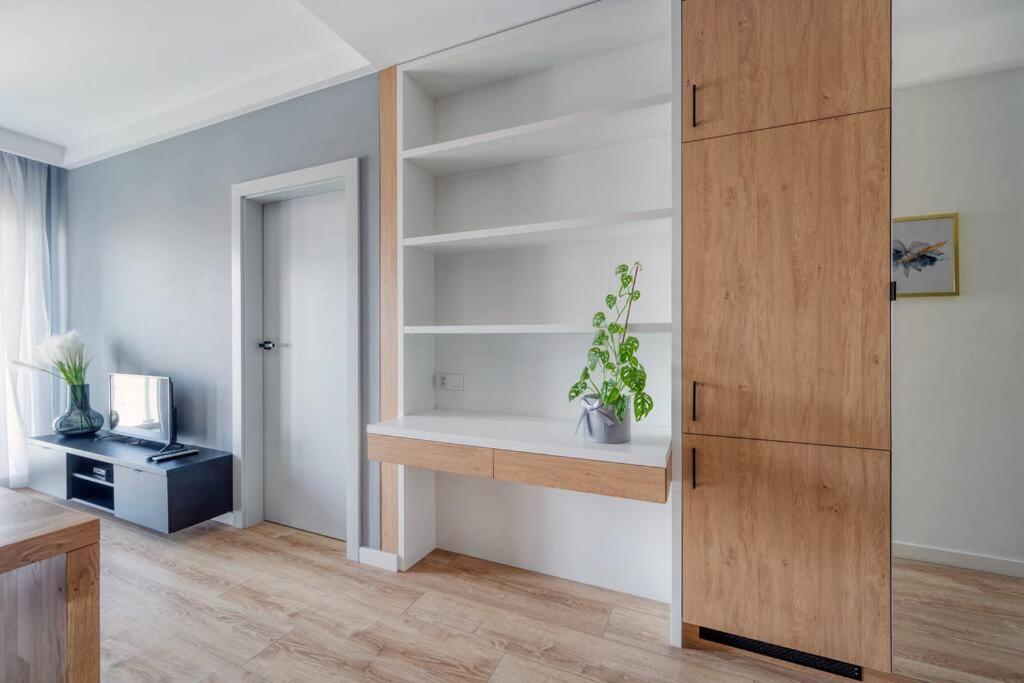 Central Apartments Lodz - City Center - Stylish and Cozy - G147A