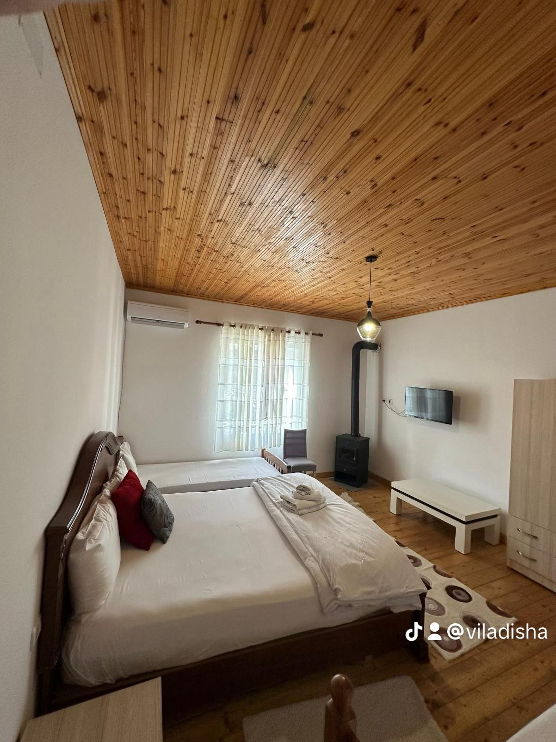 VILA DISHA