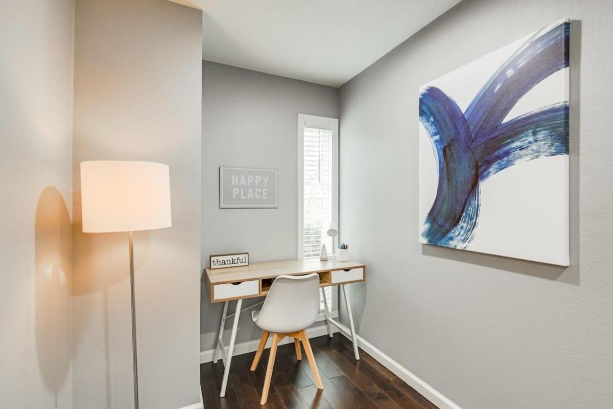 Fantastic Luxury 5 BR with Hot-tub close to Downtown Dallas view 5