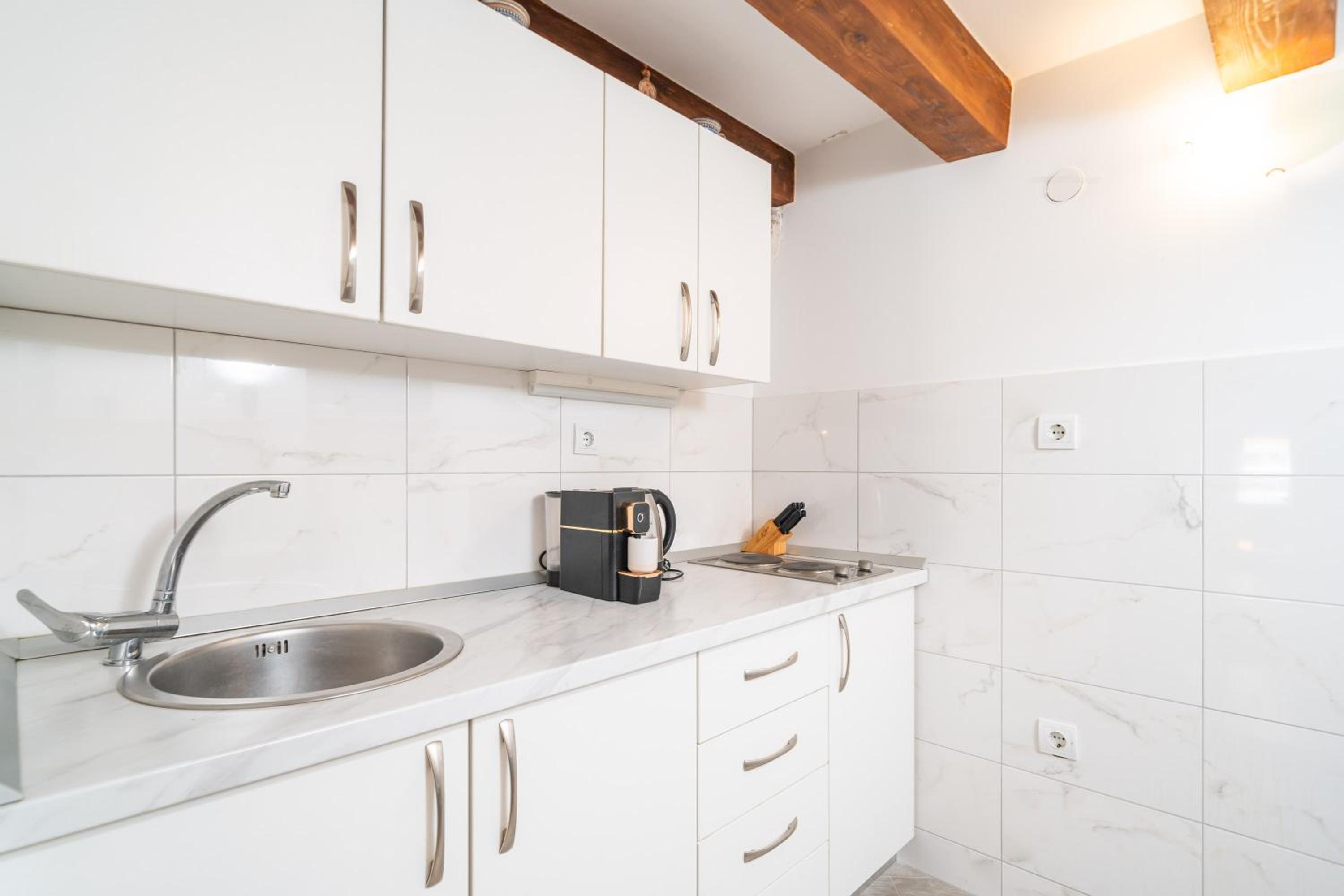 Lores Apartment