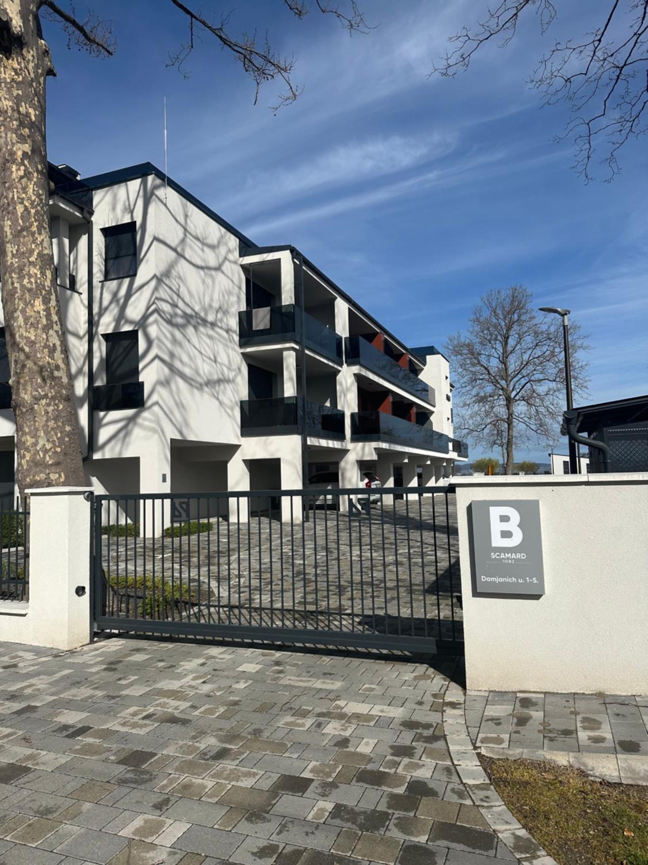 Scamard Apartman