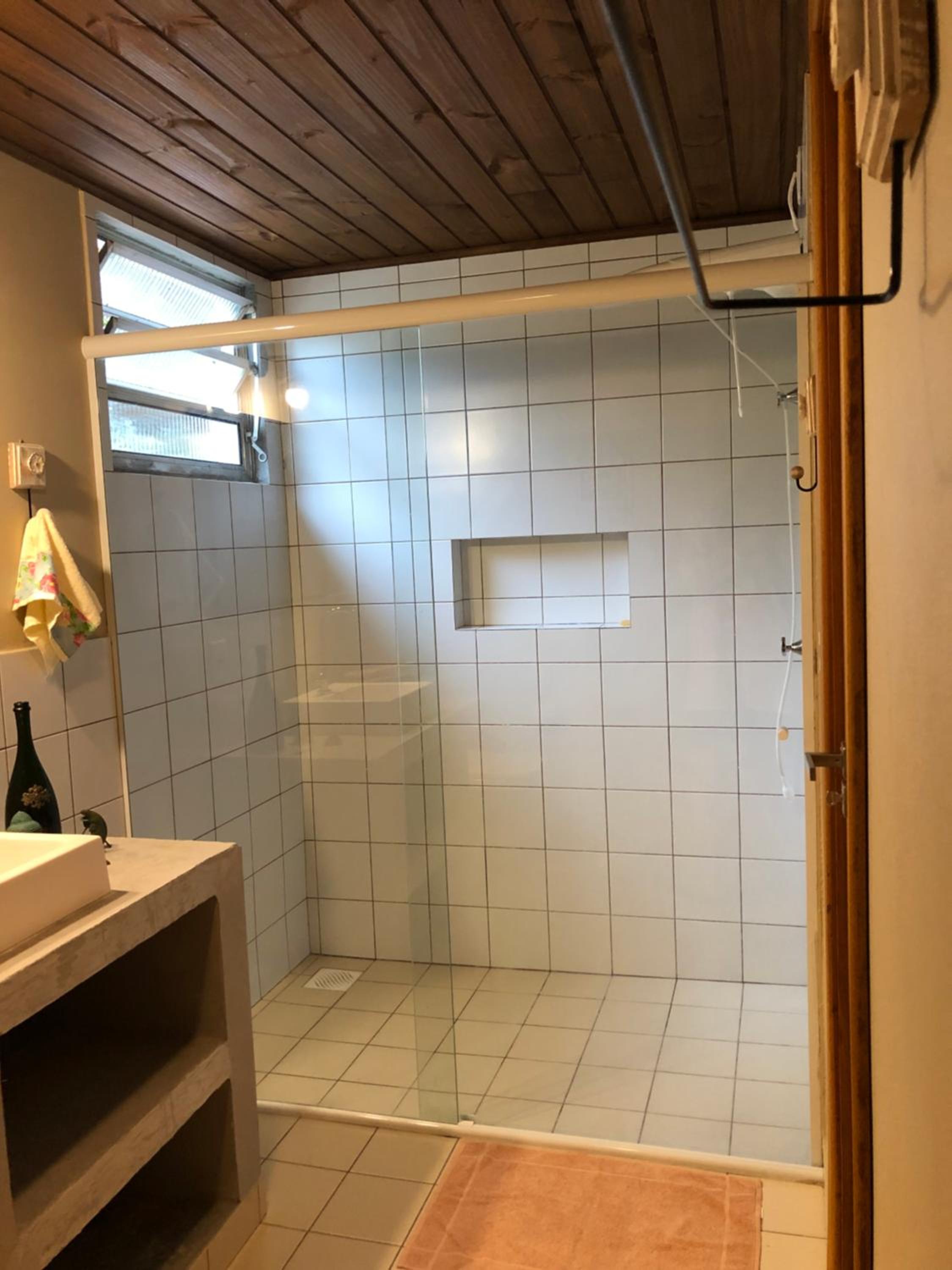 Casa na Barra ampla e arejada com jardim incrível