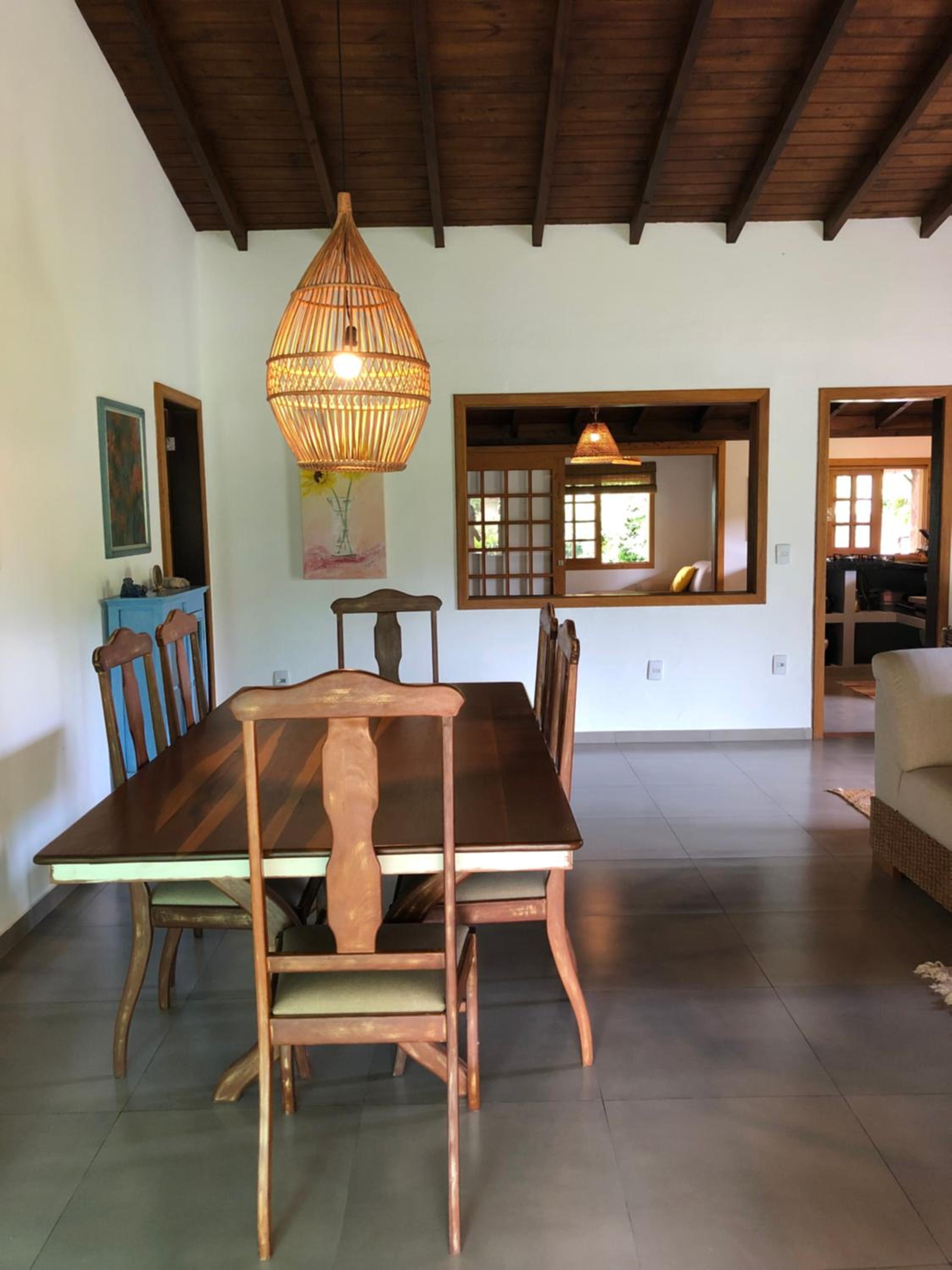 Casa na Barra ampla e arejada com jardim incrível