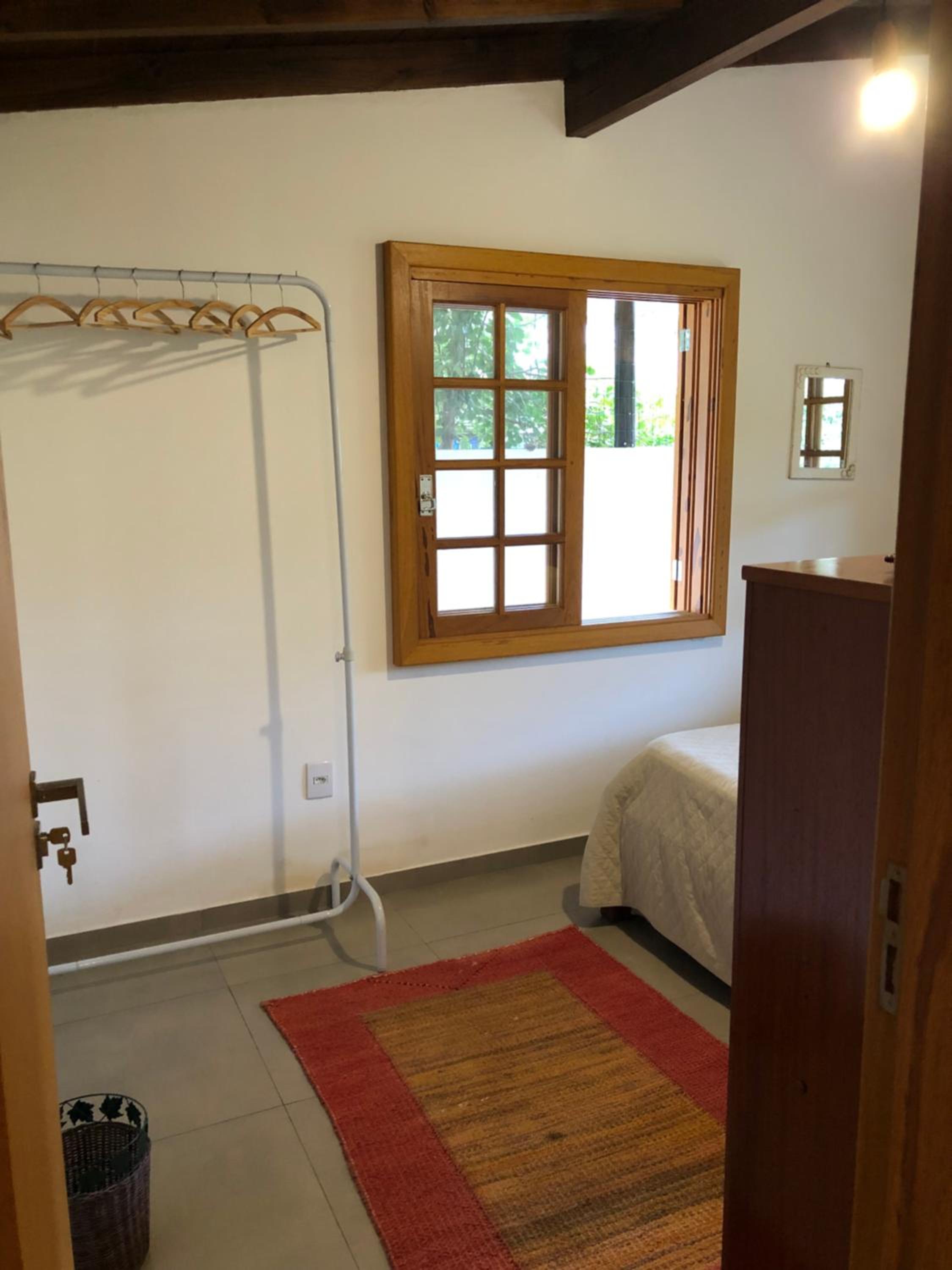 Casa na Barra ampla e arejada com jardim incrível