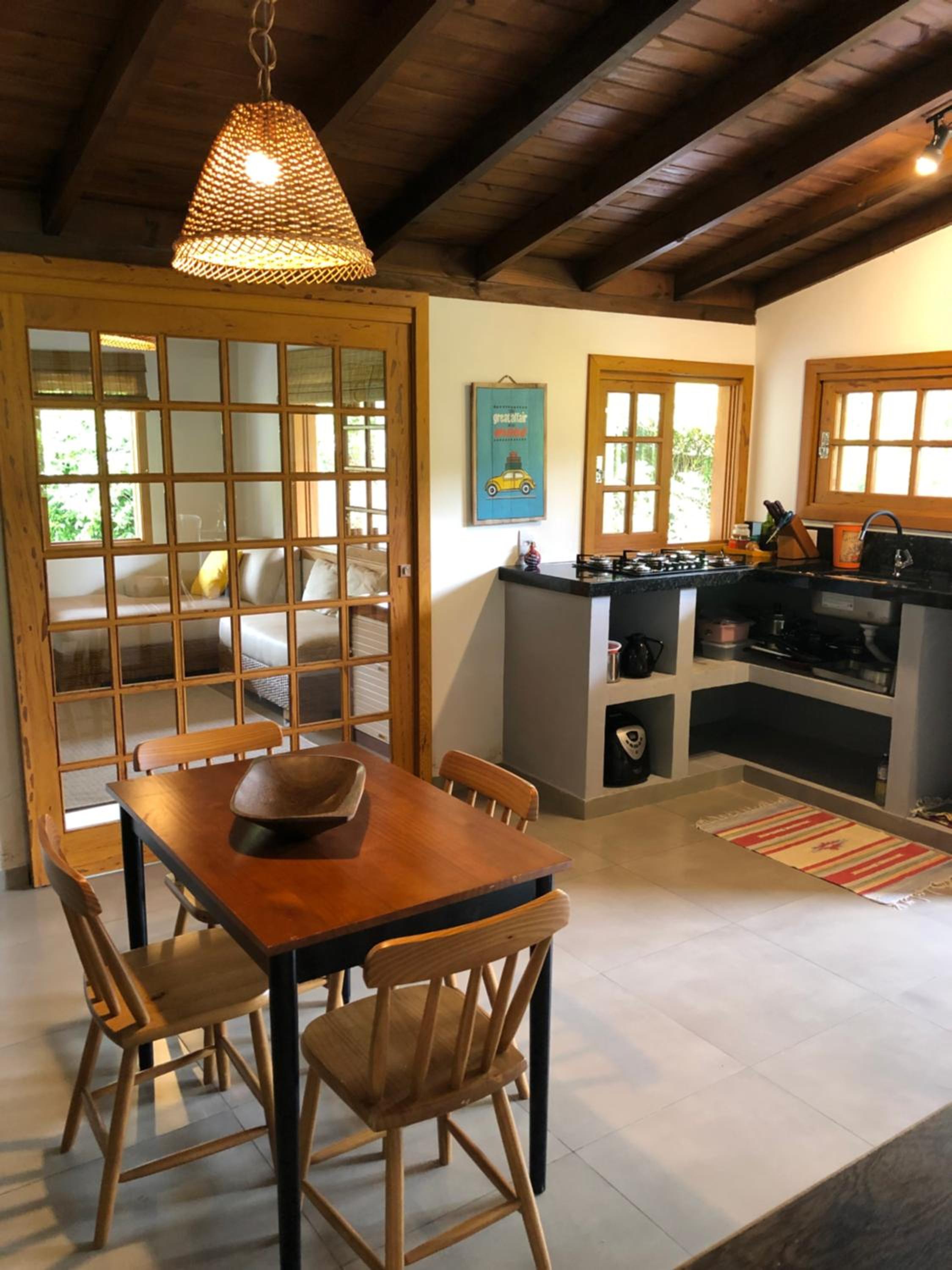 Casa na Barra ampla e arejada com jardim incrível