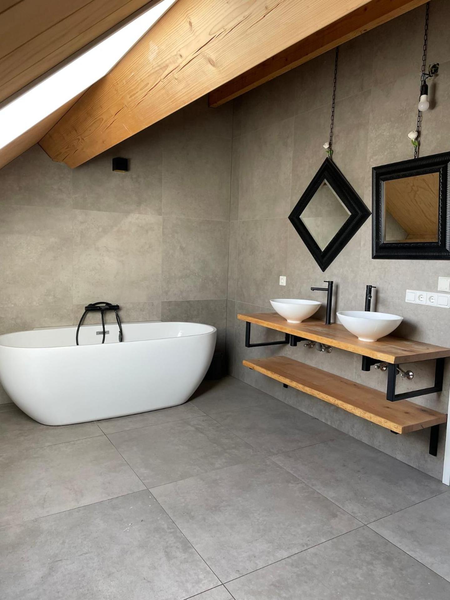 Hidden Gem Luxe Stay In Ledeacker view 3