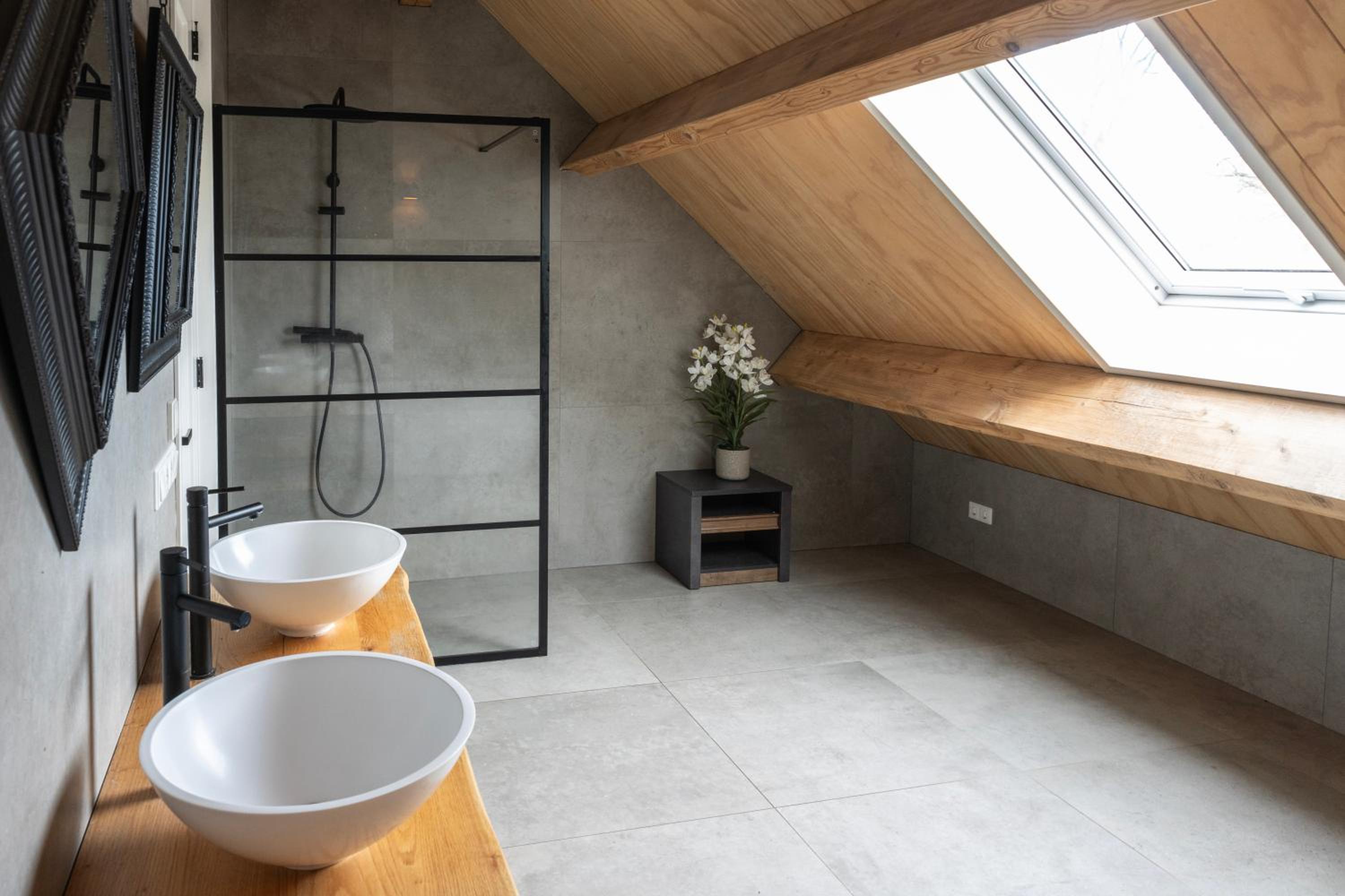 Hidden Gem Luxe Stay In Ledeacker view 2