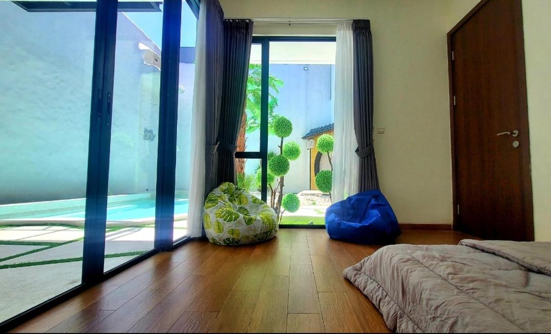 Jun's Villa Tangerang 4BR Luxury Aesthetic & Homey view 2