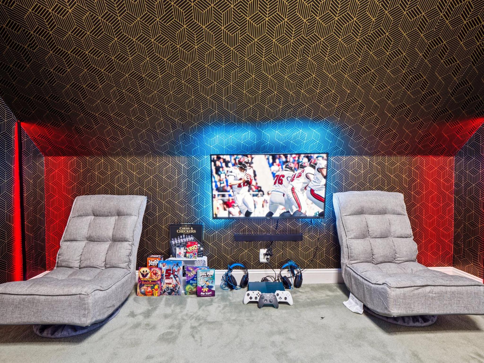 3 Bedroom Hot Tub w/ Private Movie Theater view 4