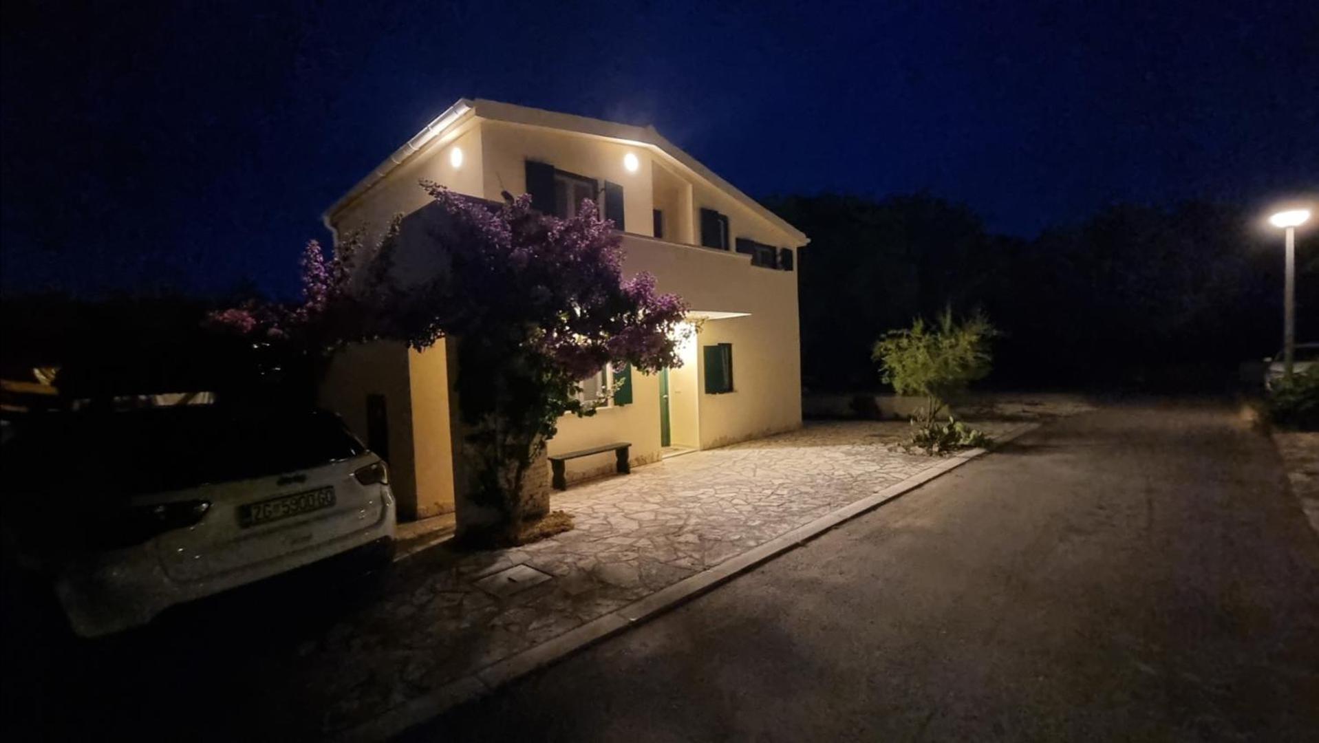 VILA ANIKA