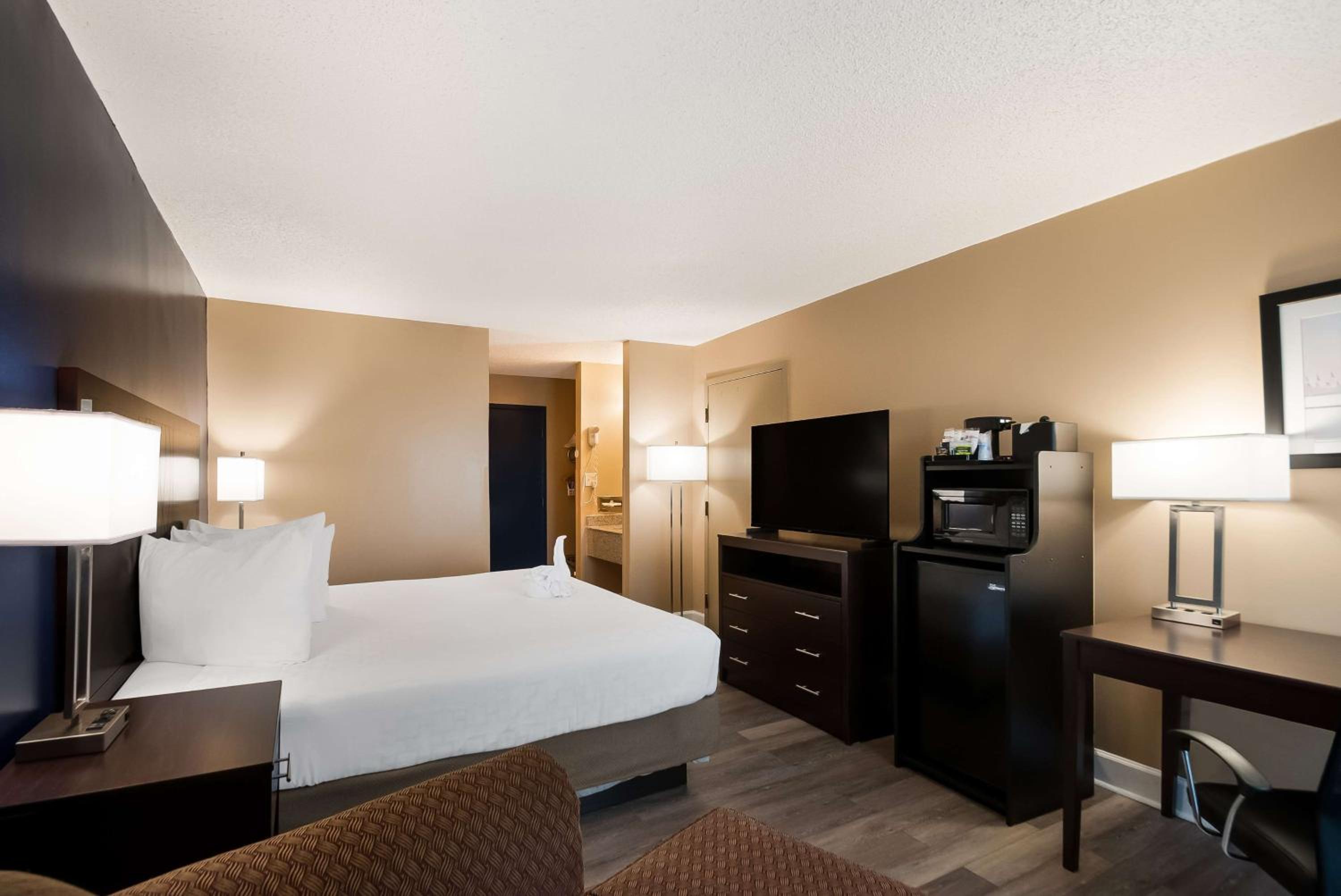 Springfield Vacations - Best Western Springfield - Property Image 12