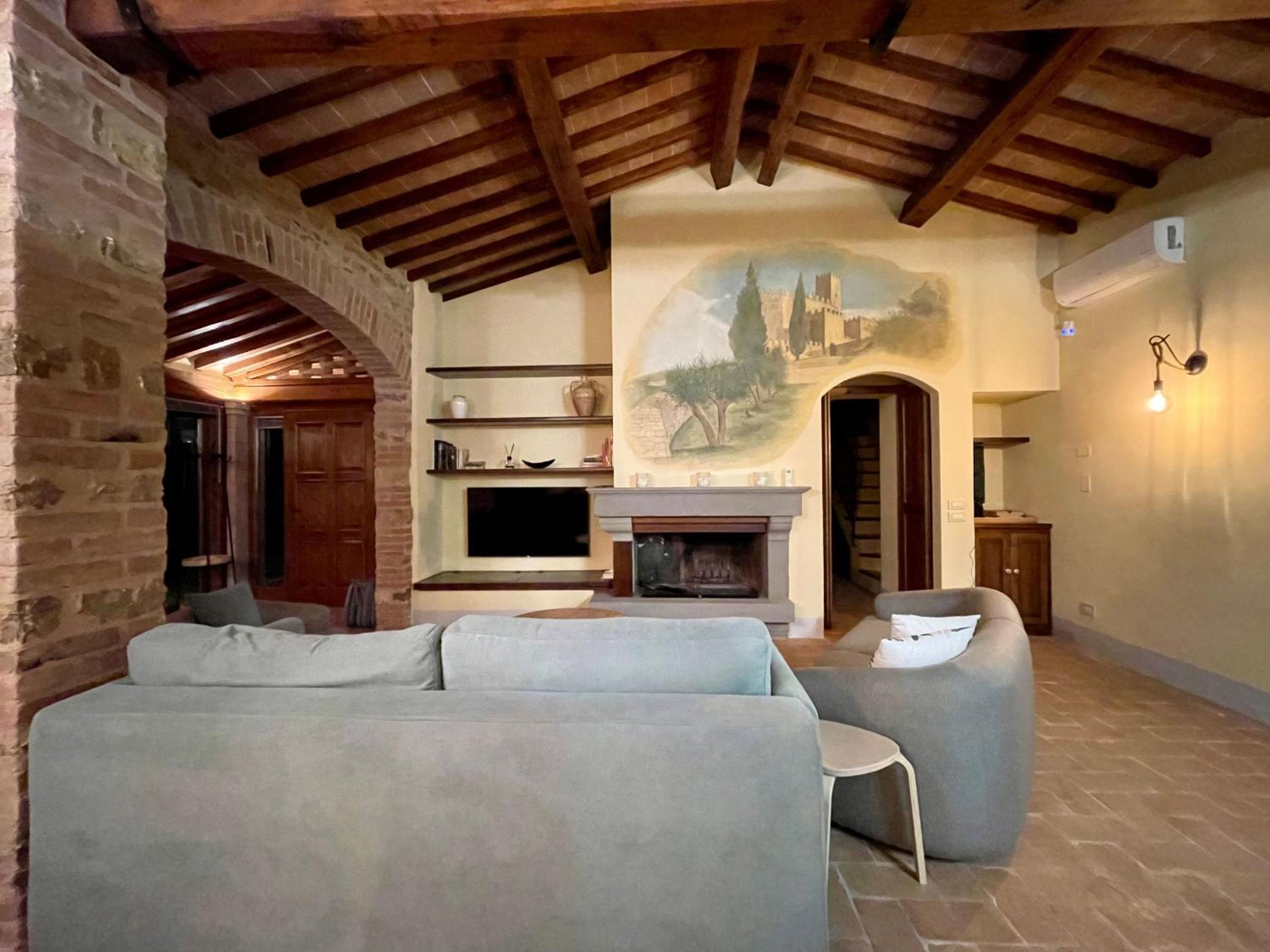 Typical Umbrian FarmHouse with Swimming Pool view 5