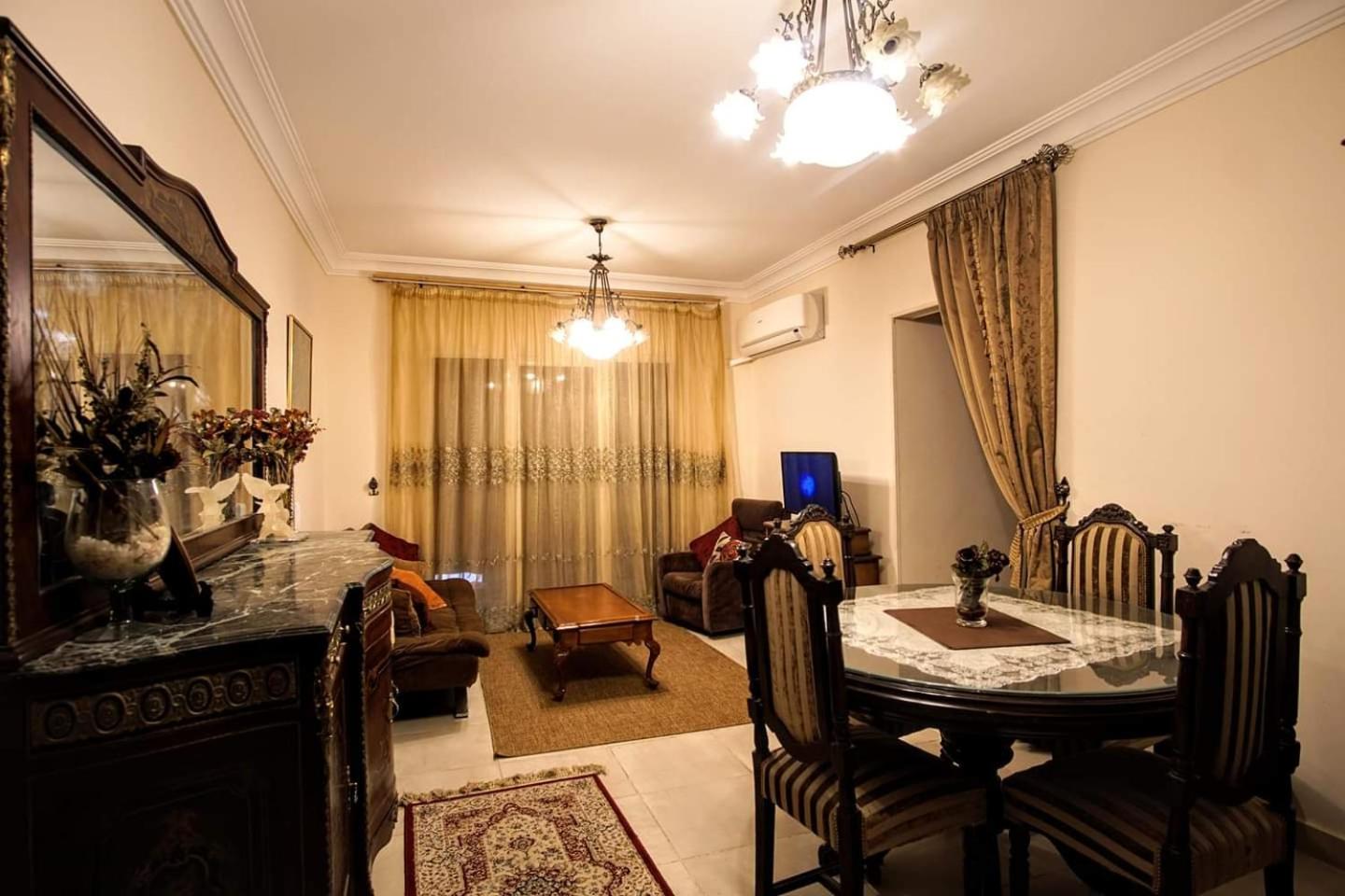 Cozy apartment in Sheikh Zayed, with private garden
