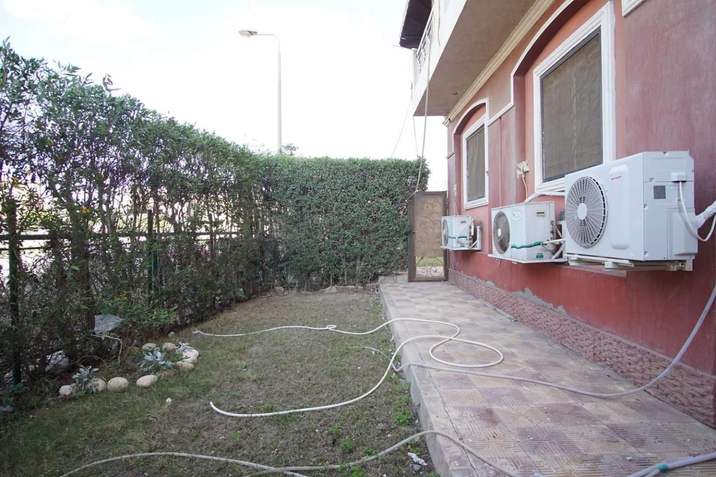 Cozy apartment in Sheikh Zayed, with private garden