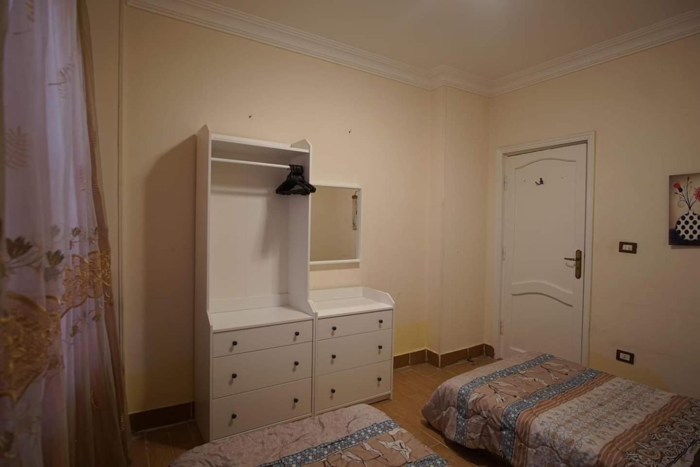 Cozy apartment in Sheikh Zayed, with private garden