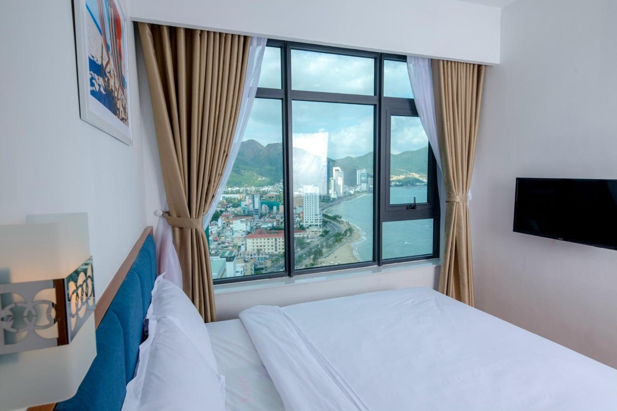 Central apartment with beautiful views view 4