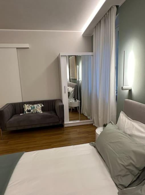 The Captain's Apartments ZEPHYR- CITY CENTER Leonardo Academy photo 5