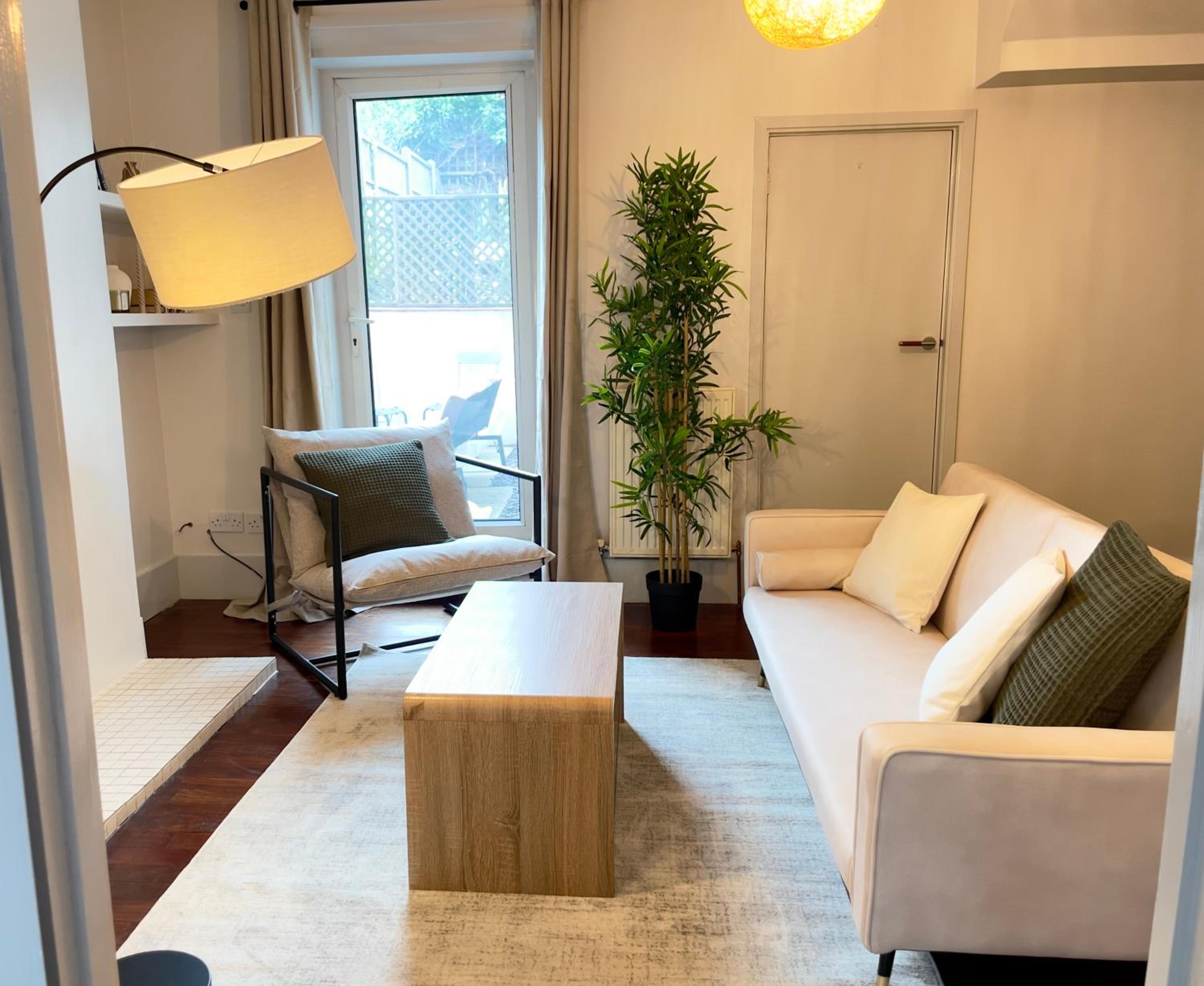 Great Value London Apartment with Garden in Tufnell Park near Emirates Stadium and 10 mins to Kings Cross