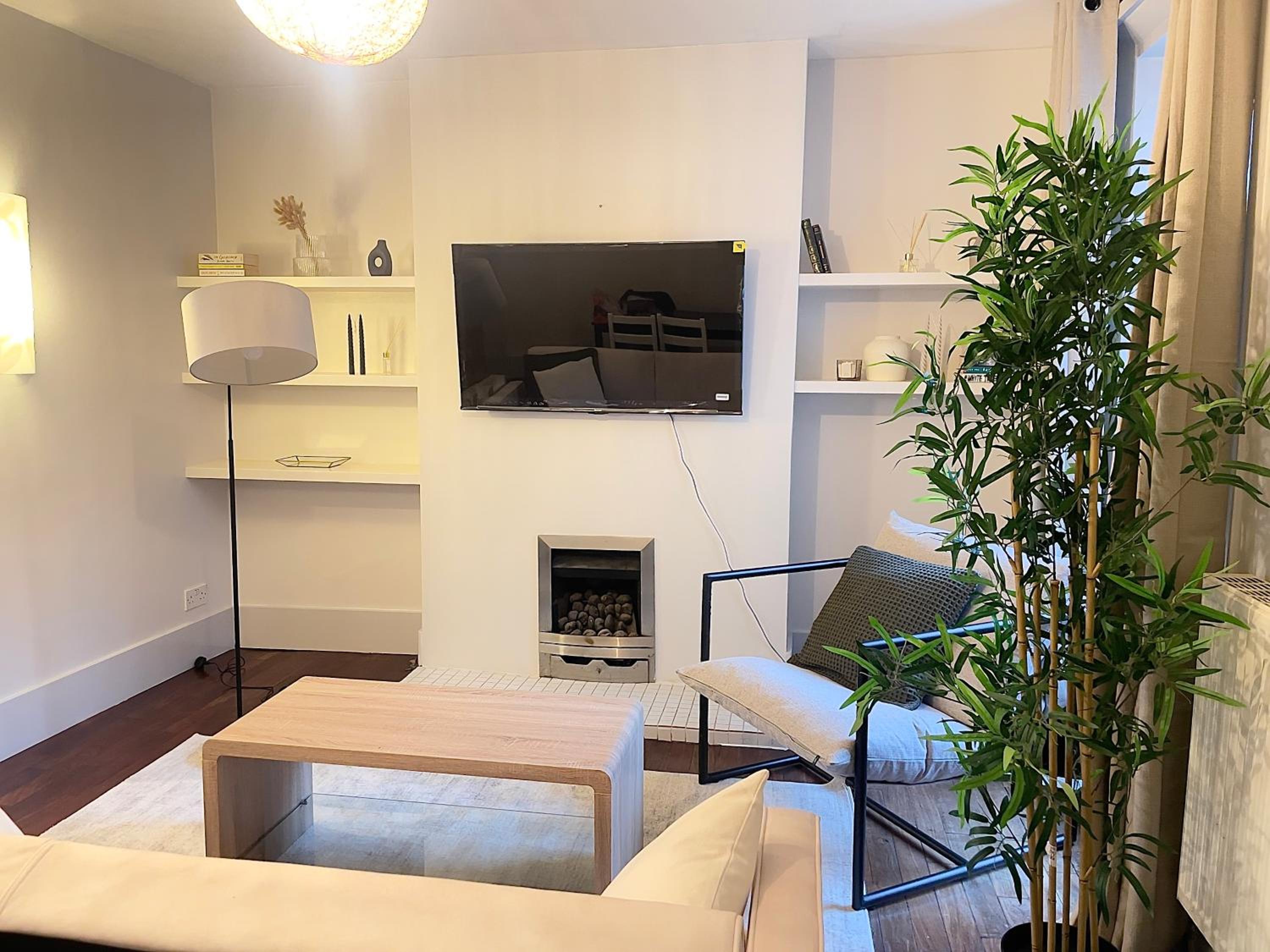 Great Value London Apartment with Garden in Tufnell Park near Emirates Stadium and 10 mins to Kings Cross