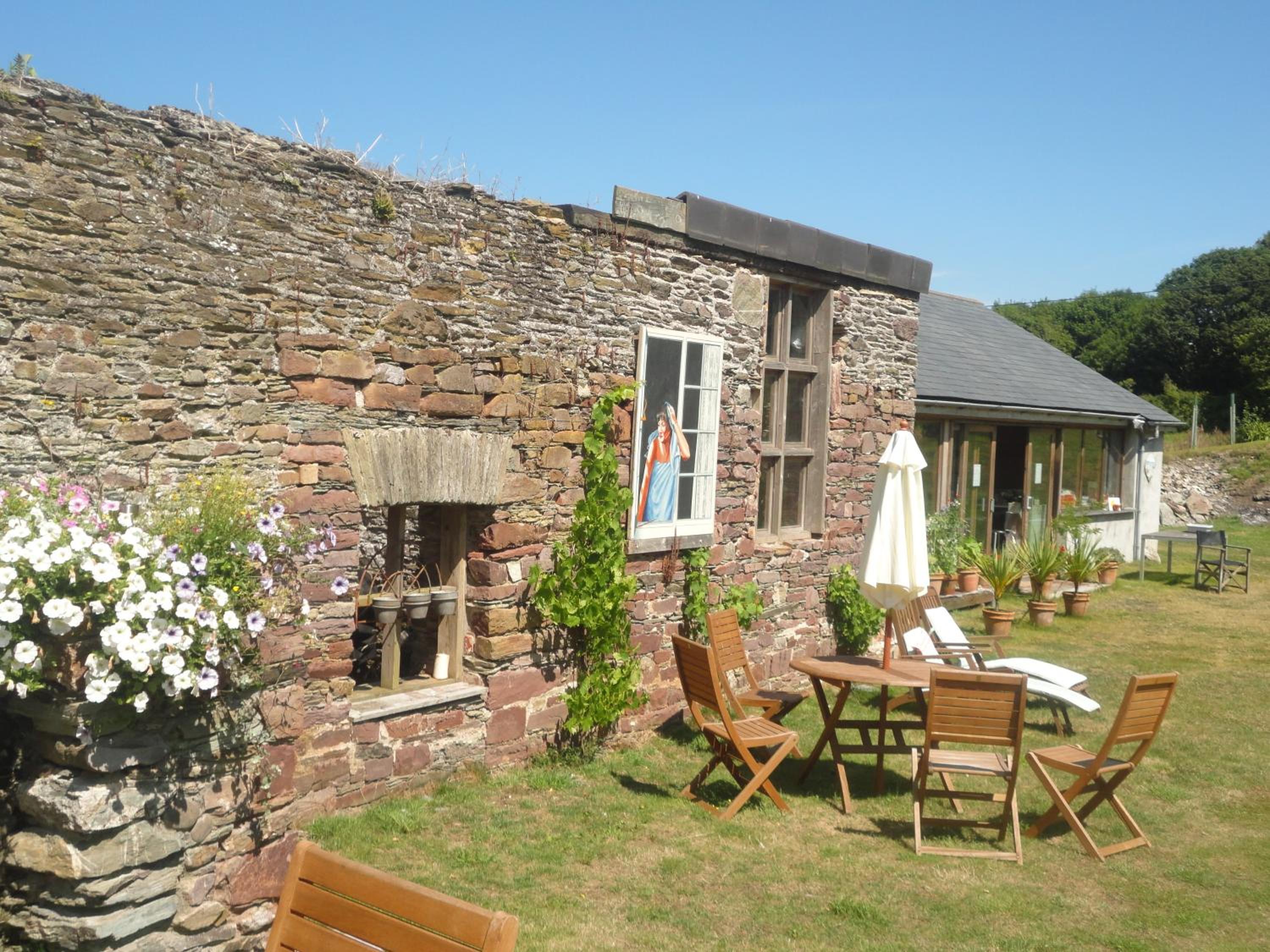 Rame Barton Guest House and Pottery