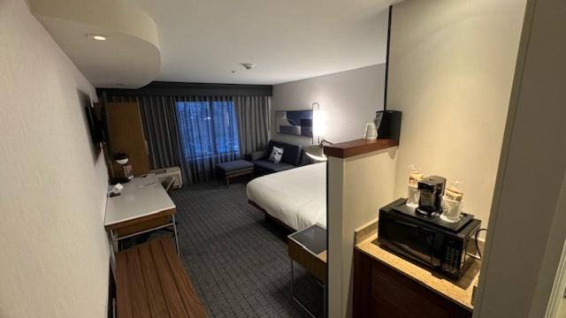 Kingston Vacations - Courtyard by Marriott Kingston - Property Image 5