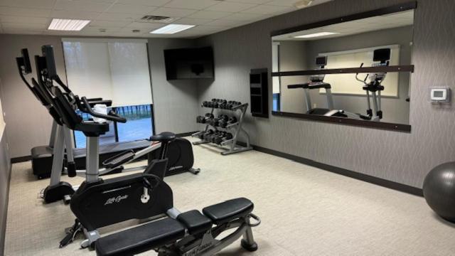 Kingston Vacations - Courtyard by Marriott Kingston - Property Image 11