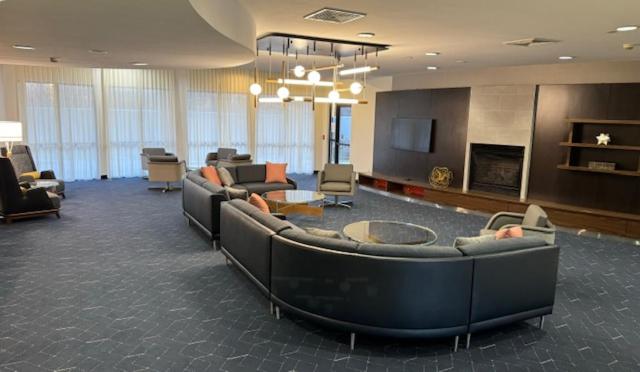 Kingston Vacations - Courtyard by Marriott Kingston - Property Image 12