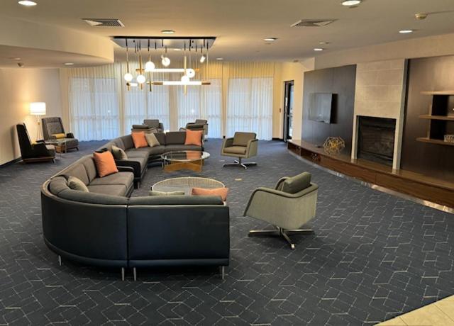 Kingston Vacations - Courtyard by Marriott Kingston - Property Image 13