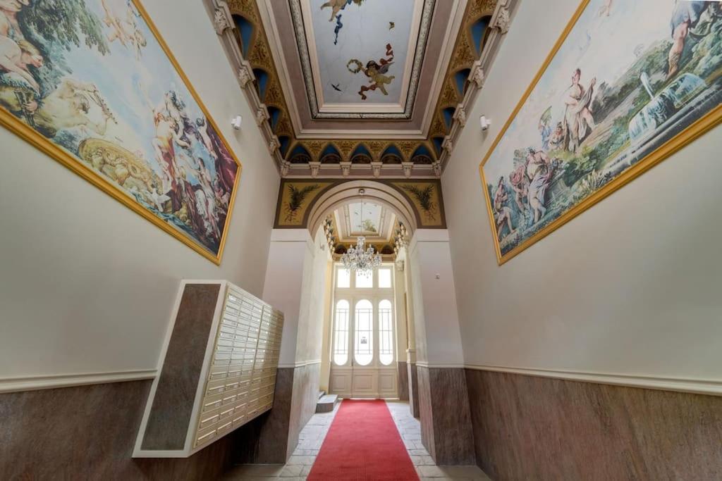 Ferdinand palace studio with balcony