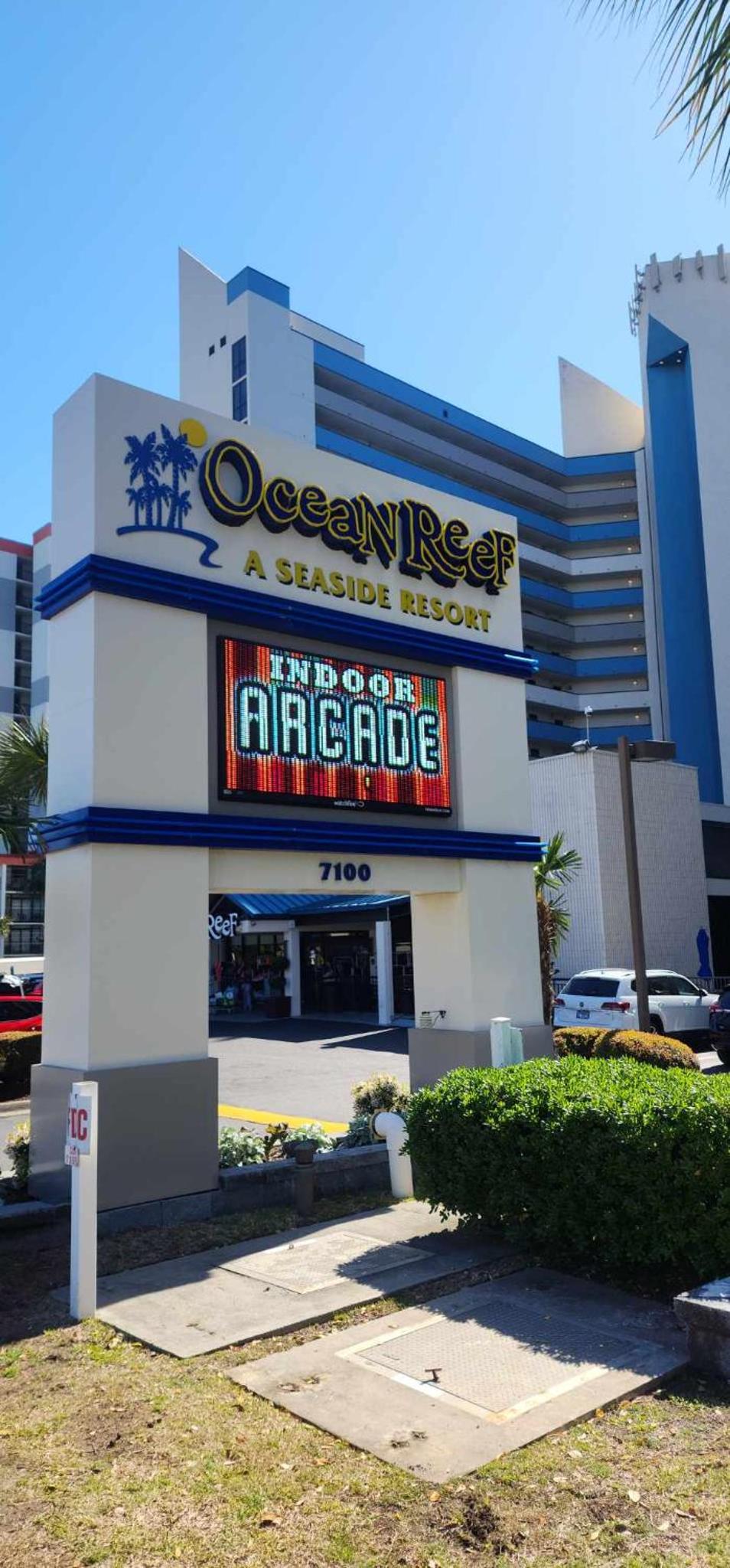 Hotel Privately owned oceanfront condo on 6th floor at Ocean Reef with pools, hot tubs, lazy river and waterpark - Image 1