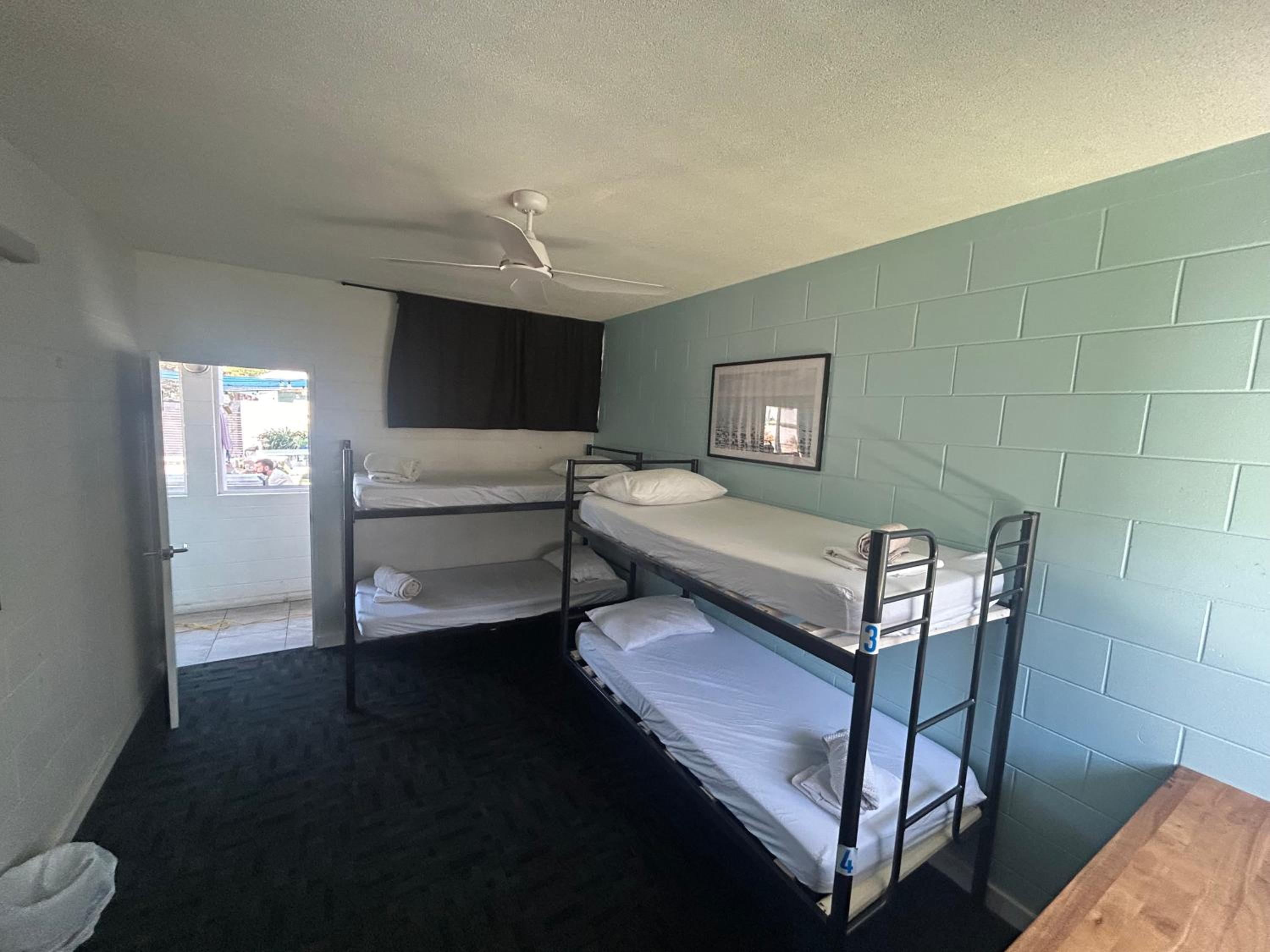 Seaside Lodge Hostel Townsville- right next to coles, 2 mins walk to strand & CBD- Passport required