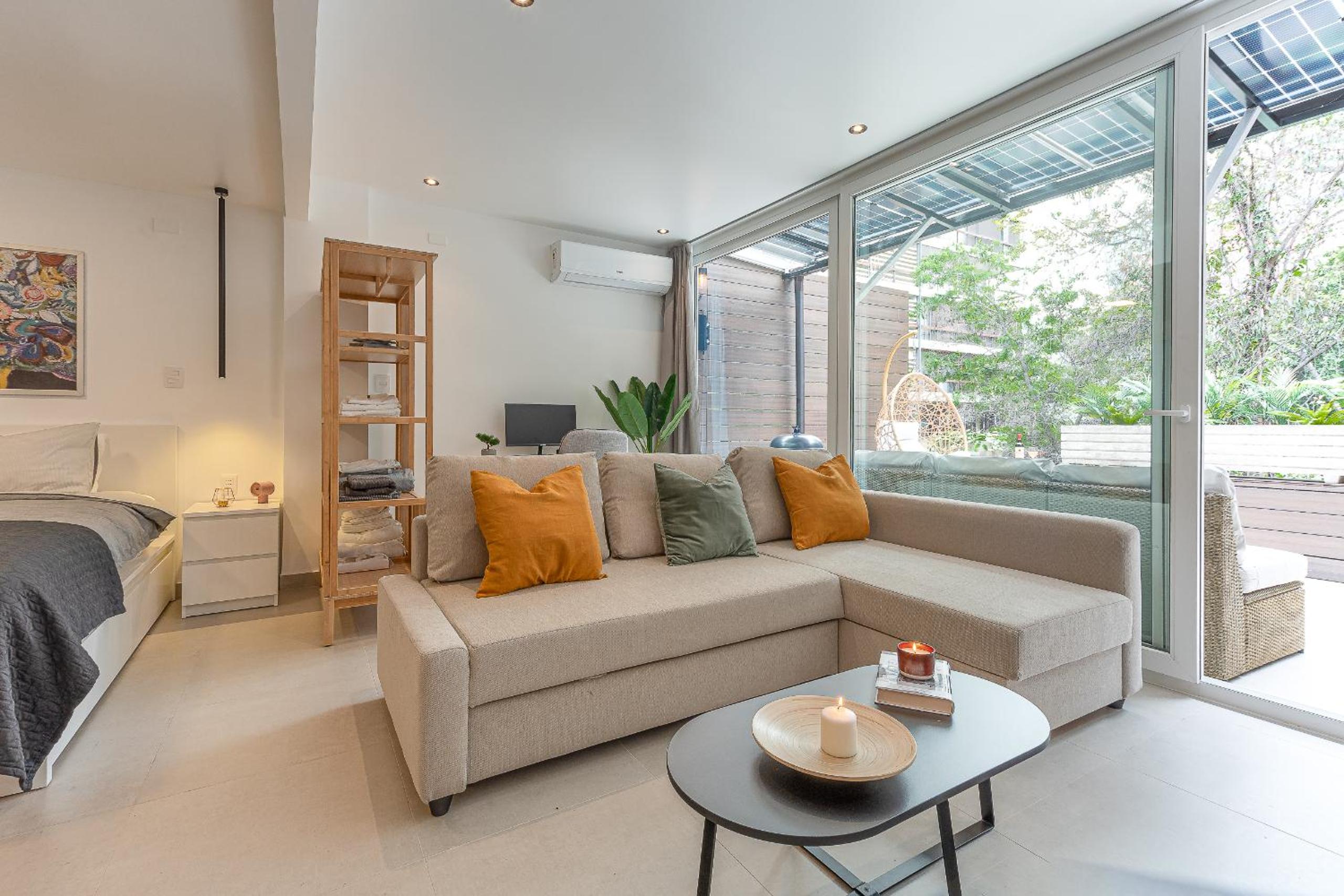 King-size bed with terrace and Air Conditioning!