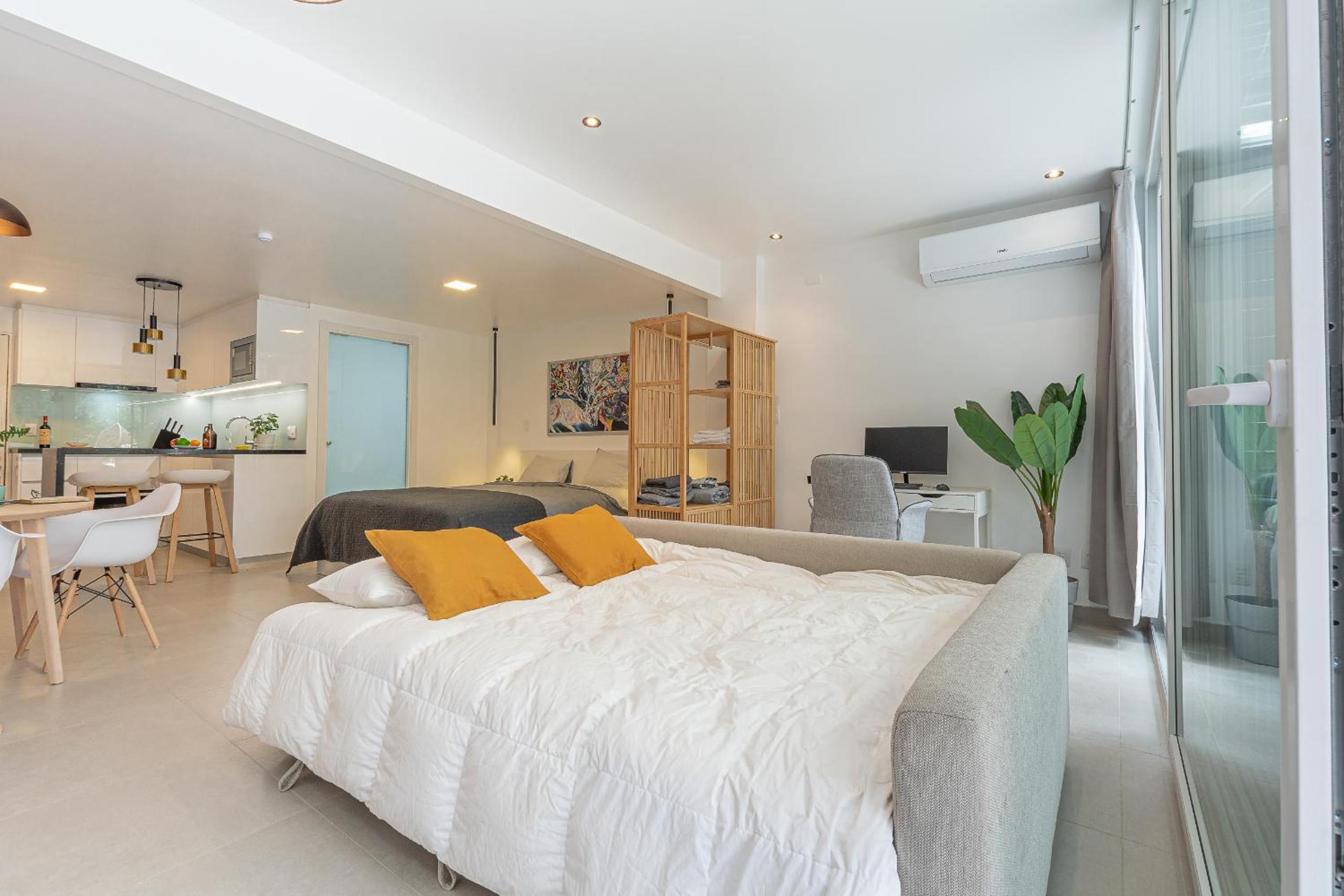 King-size bed with terrace and Air Conditioning!