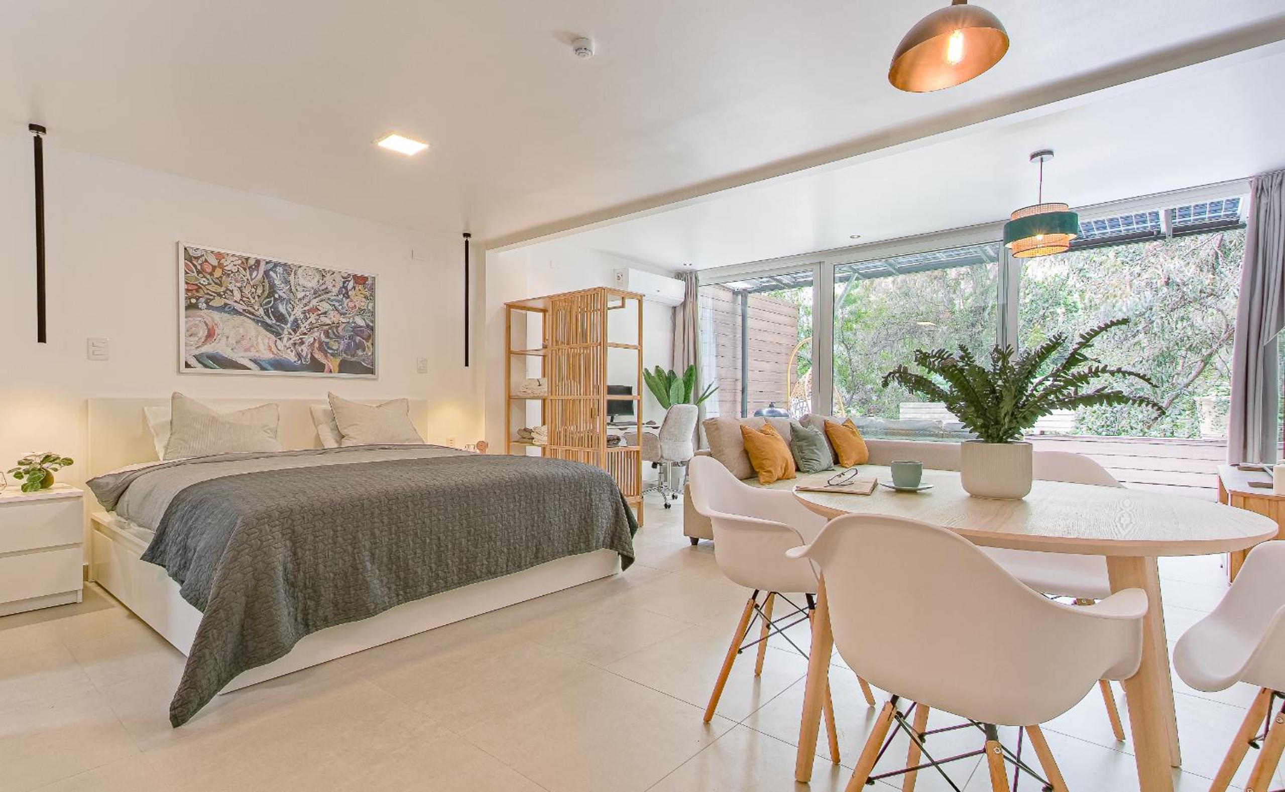 King-size bed with terrace and Air Conditioning!